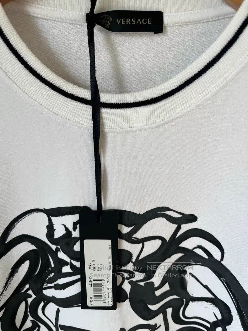 Other Versace Men's Medusa avatar white long-sleeved T-shirt swe Size US M / EU 48-50 / 2 - 3 Thumbnail