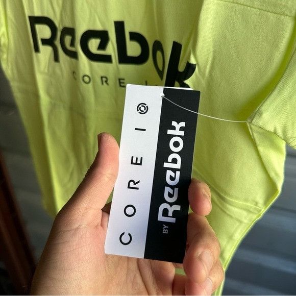 Reebok NWT REEBOK WOMEN’S CORE IO YELLOW T-SHIRT SZ SMALL S Size S / US 4 / IT 40 - 4 Thumbnail