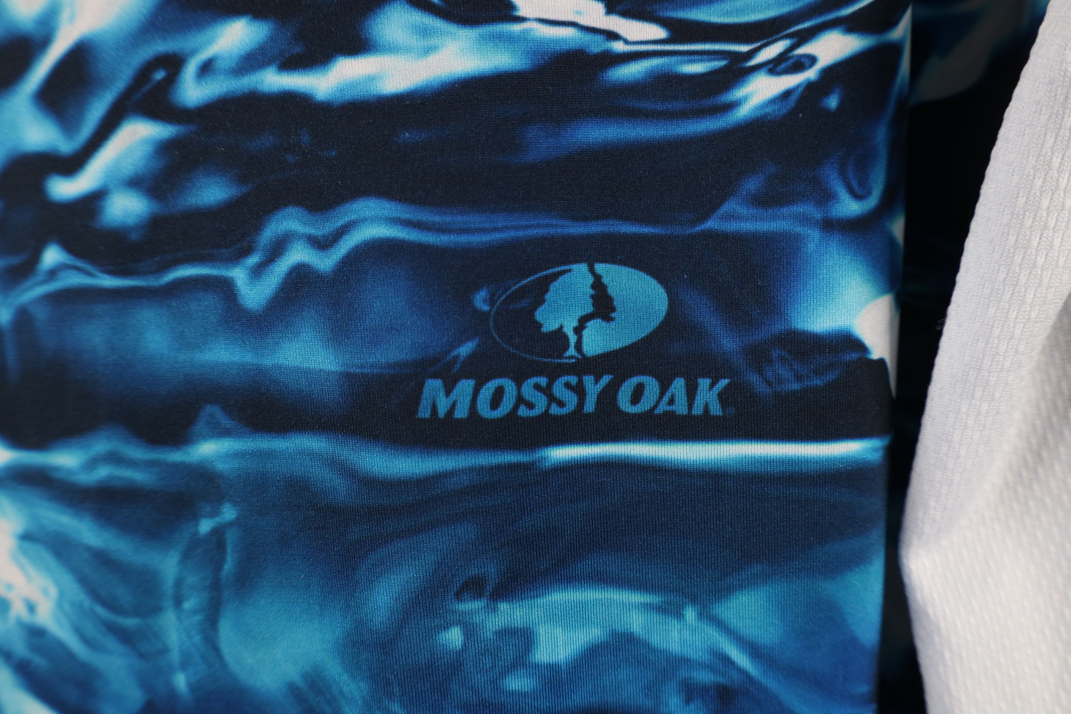 Vintage Huk Fishing Hydro Camouflage Long Sleeve T-Shirt Blue Size US M / EU 48-50 / 2 - 9 Thumbnail