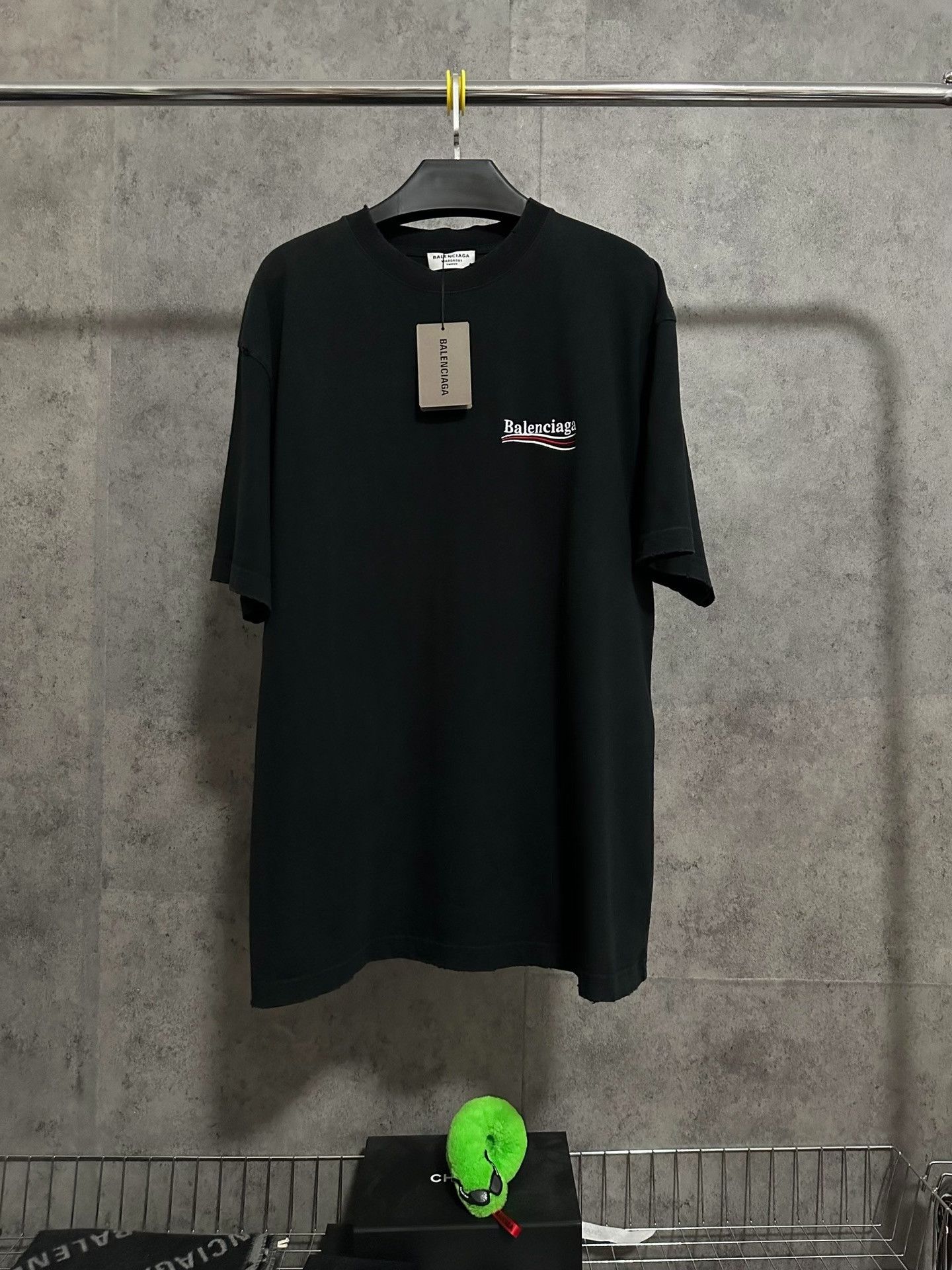 Balenciaga Balenciaga Vintage Coke Wave Logo T-shirt Size US S / EU 44-46 / 1 - 1 Thumbnail