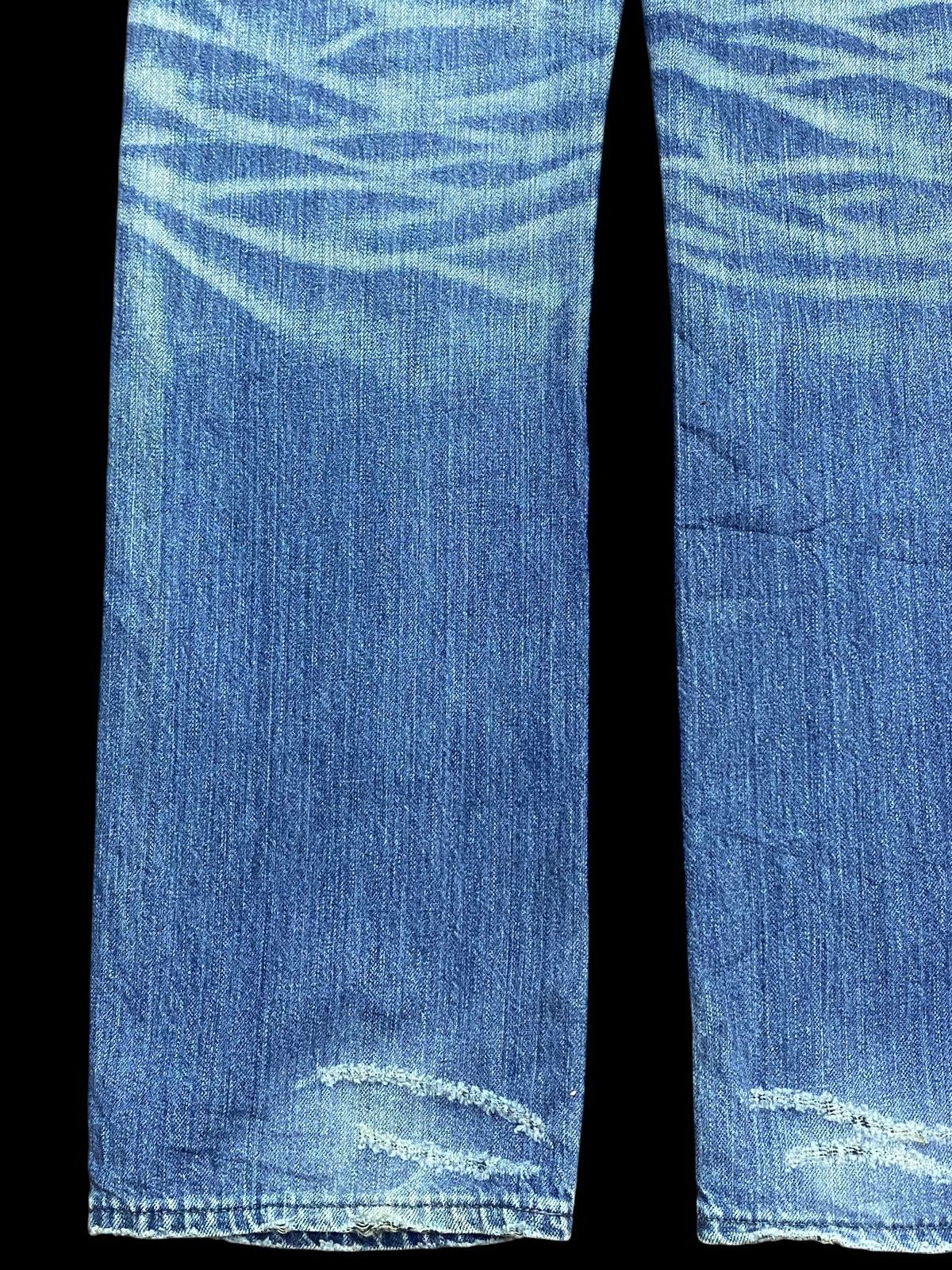 Fragment Design × Vanquish Vintage Vanquish Japan Blue Wash Avantgarde Distressed Jeans Size US 33 - 9 Thumbnail