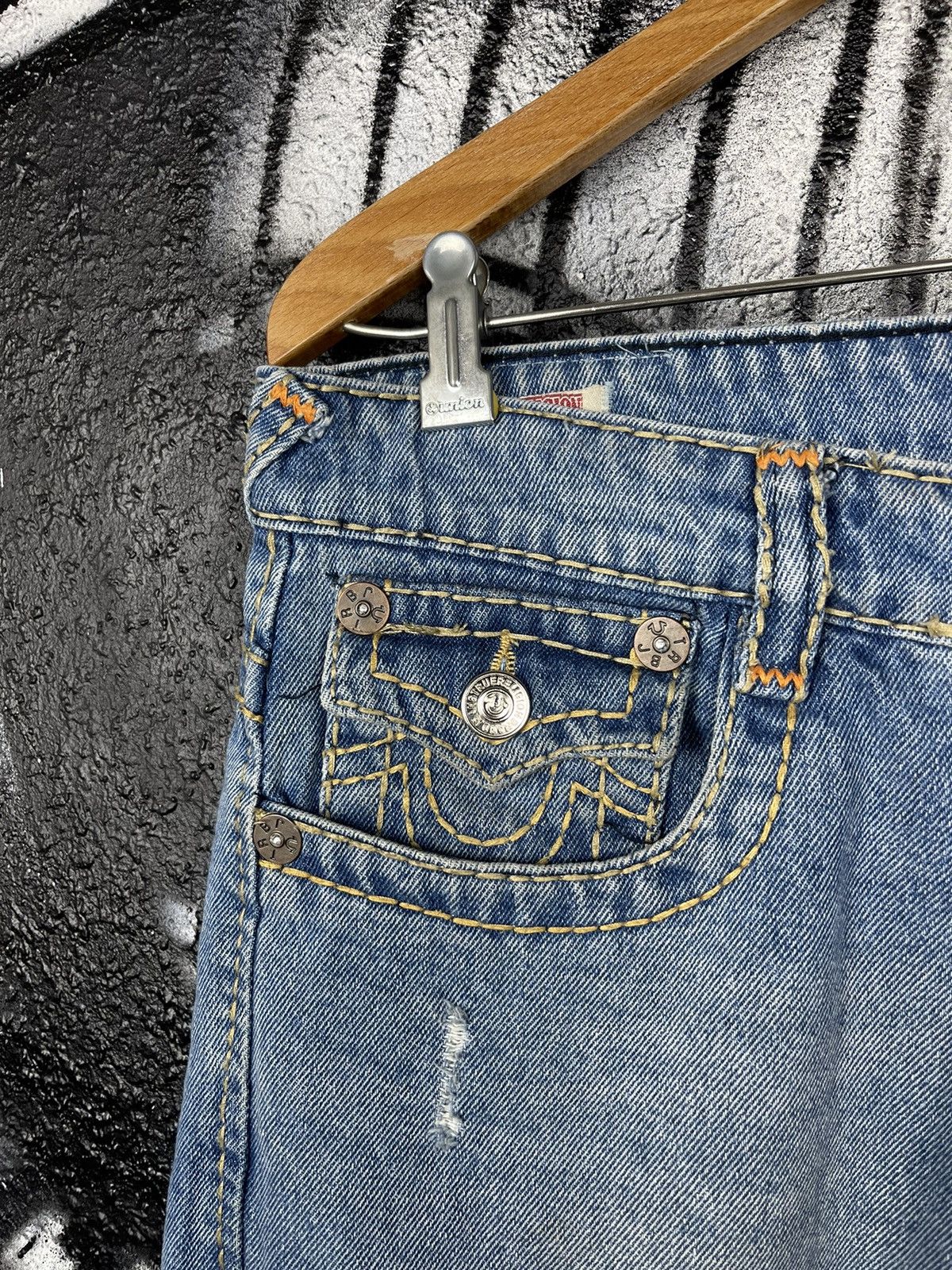 True Religion True Religion Ricky Relaxed Straight Distressed Denim Jeans Size US 32 / EU 48 - 7 Thumbnail