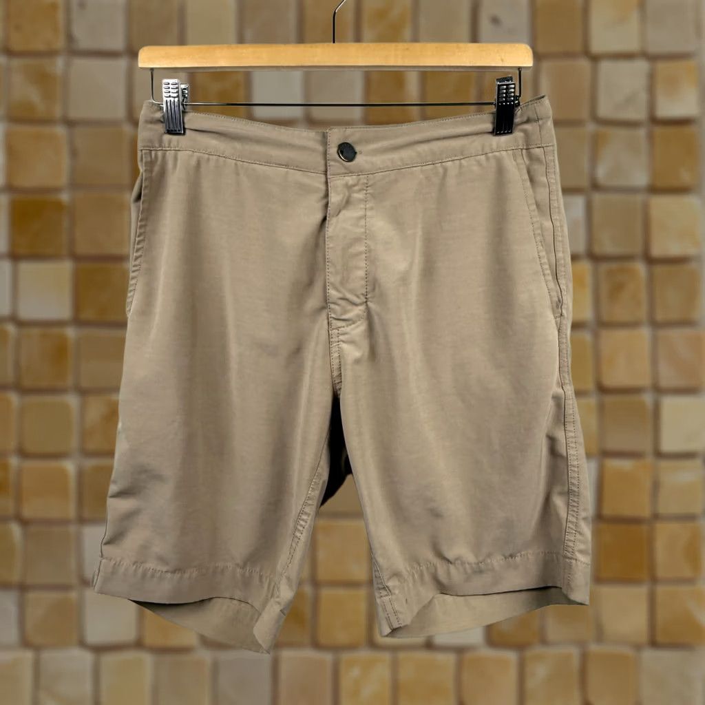 Faherty Faherty Shorts Mens 32 Performance Hybrid Swim Trunks Trunks Drawstring Pockets Beige 9" Inseam Classic Beach Summer Mens Size US 32 / EU 48 - 1 Thumbnail