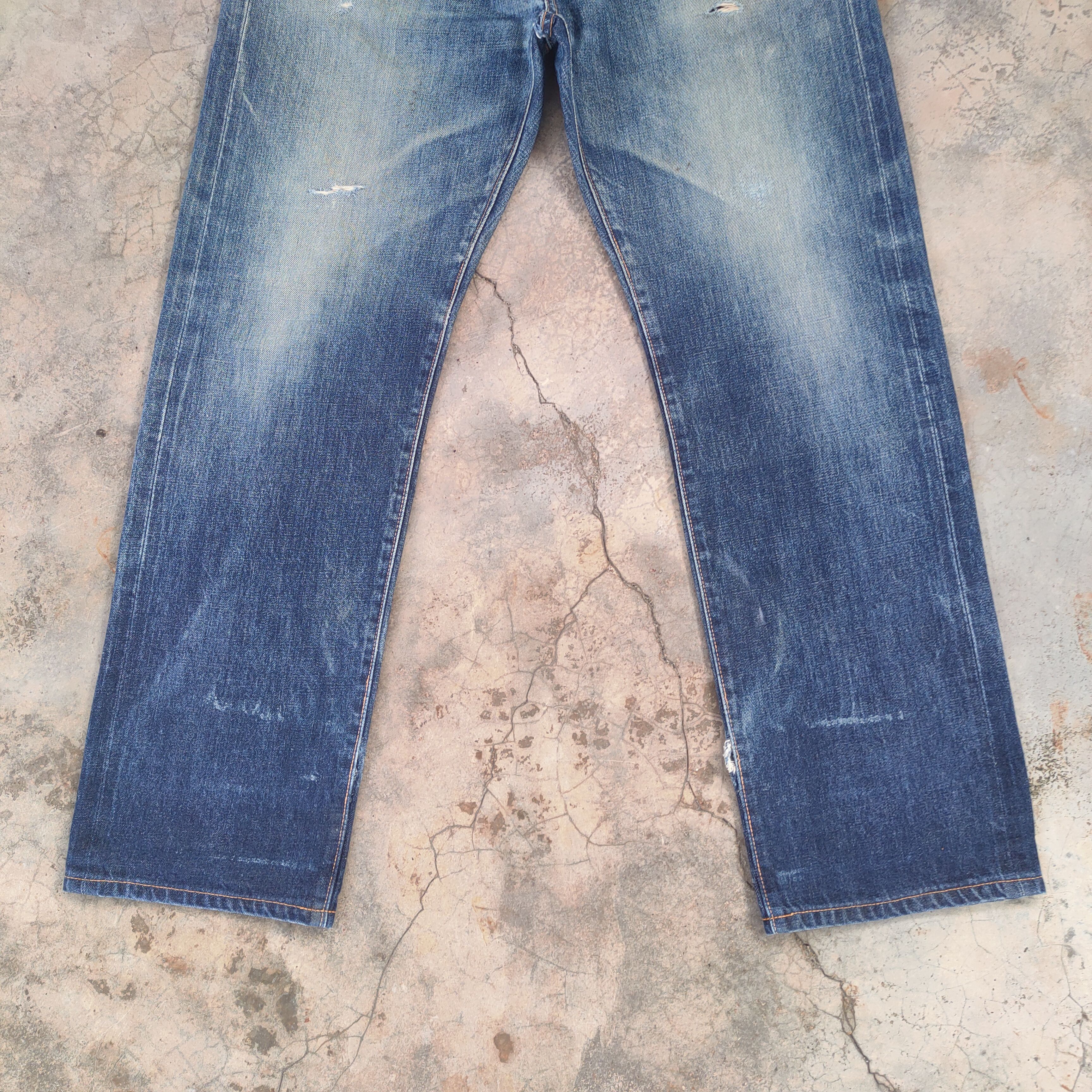 Japanese Brand W32 VINTAGE ROTAR SELVEDGE BUTTON FLY FADED RIPPED DENIM Size US 32 / EU 48 - 4 Thumbnail