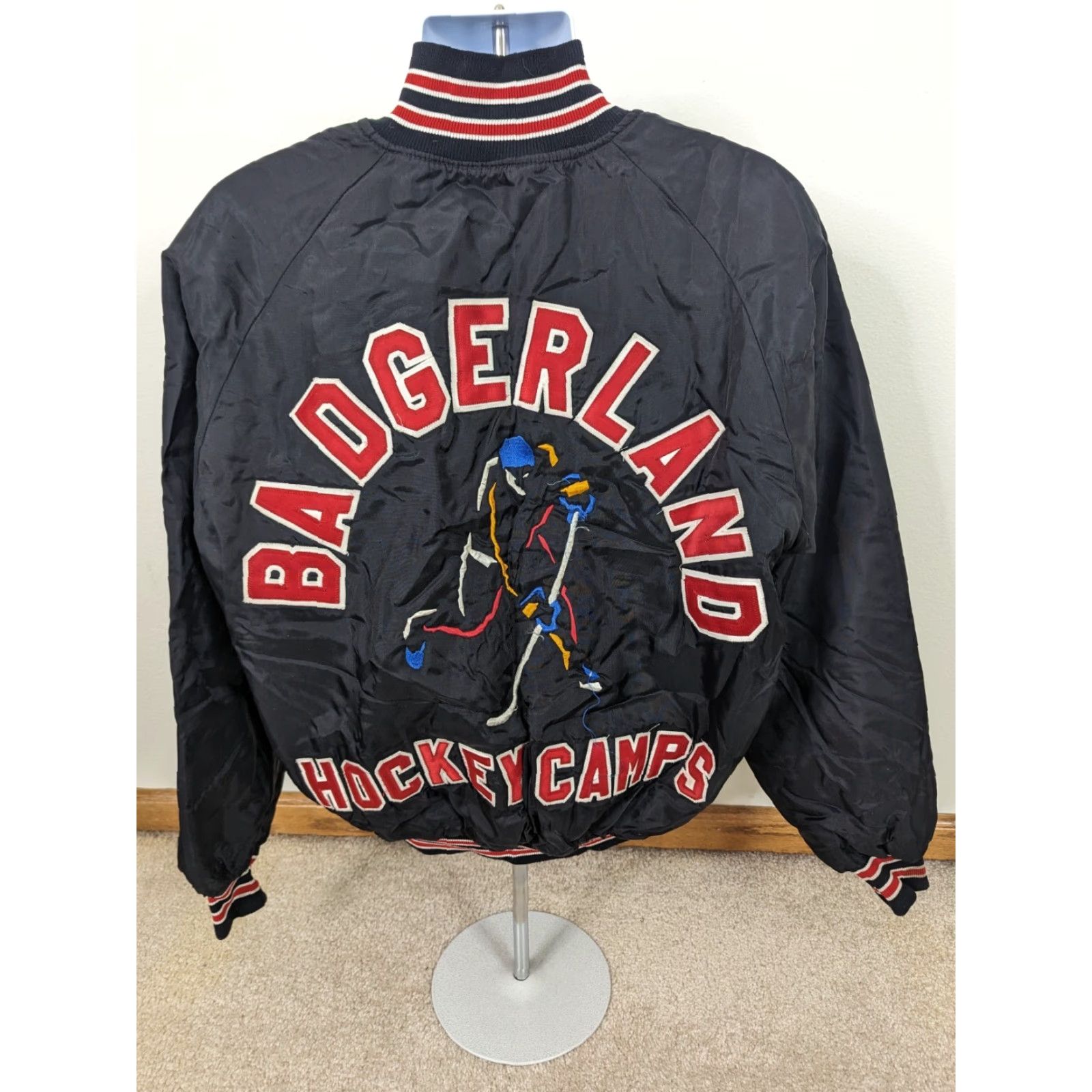 Vintage VINTAGE Badgerland Hockey Camp Satin Bomber Jacket Black Mens Large USA Jacket Size US L / EU 52-54 / 3 - 2 Thumbnail