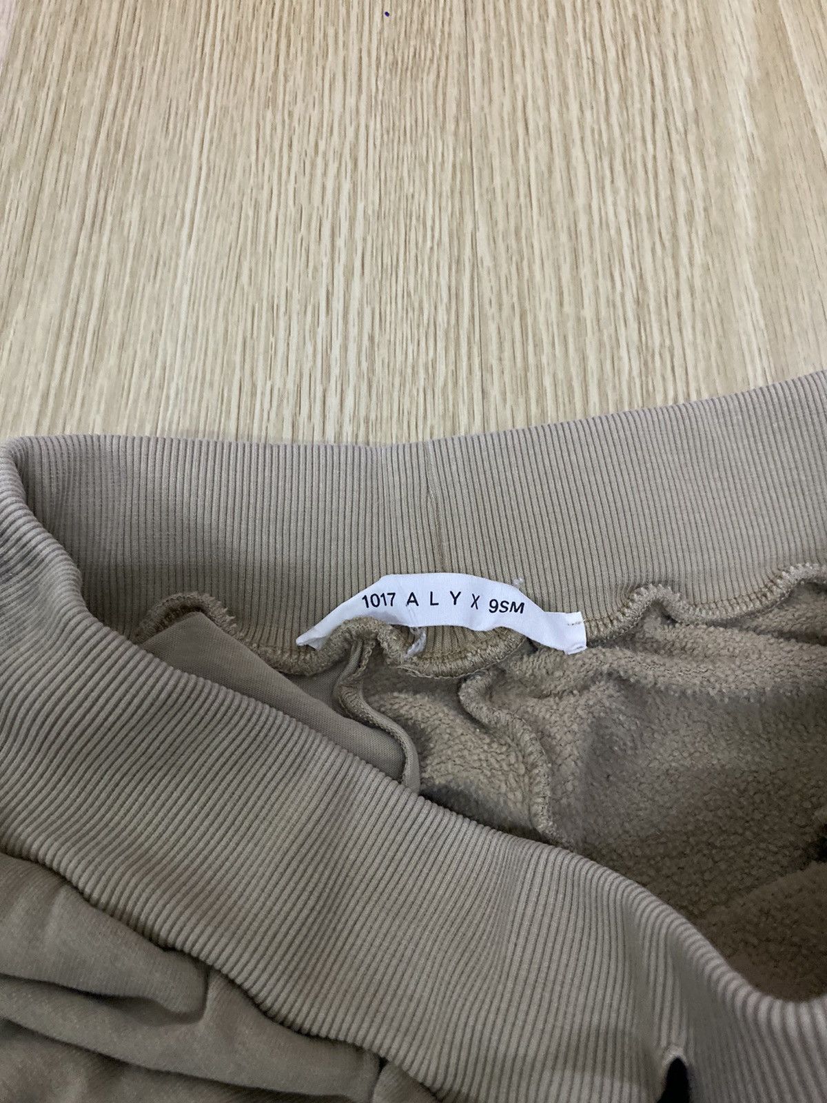 1017 ALYX 9SM 1017 ALYX 9SM Digital Camo sweatpant Size US 30 / EU 46 - 6 Thumbnail