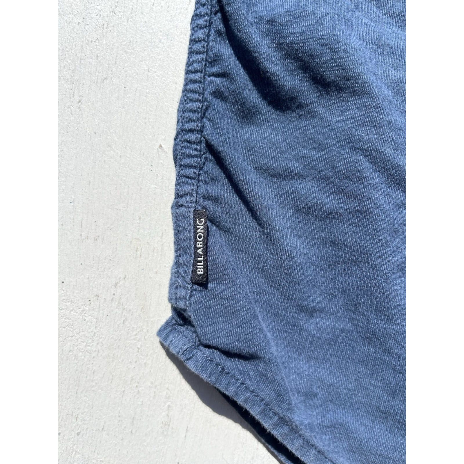 Billabong Billabong Shirt Blue Pocket L Chambray Light Beach Surf Outdoor Camp City Mens Size US L / EU 52-54 / 3 - 7 Thumbnail