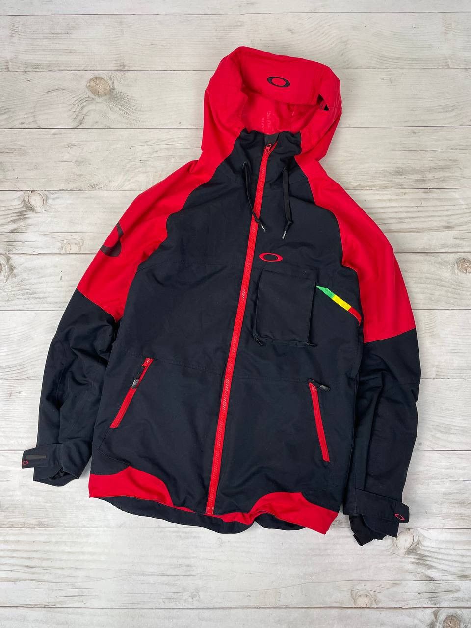 Oakley × Vintage Vintage Oakley Ski & Snowboard Center Logo