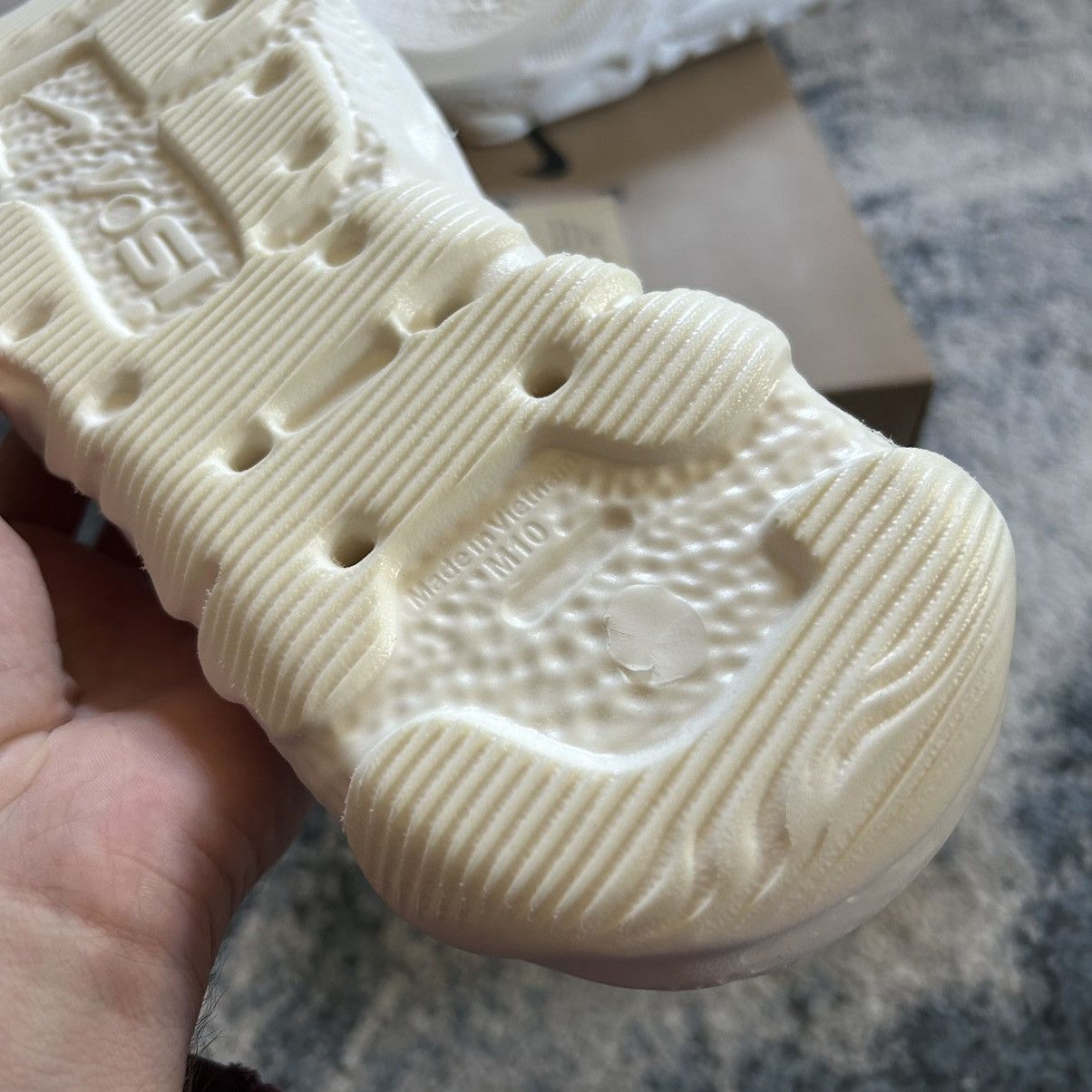 Nike DM0886-100 NiKE iSPA UNiVERSAL CLOG NATURAL WHiTE GORPCORE Size US 10 / EU 43 - 11 Thumbnail