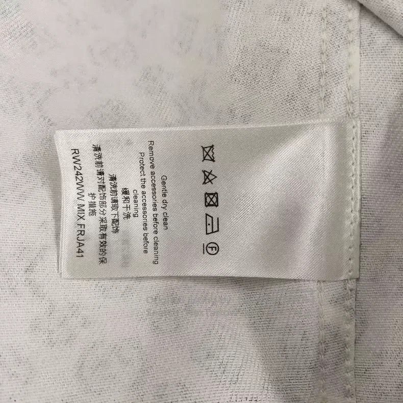 Louis Vuitton Louis Vuitton Leather label printed denim vest Size XS / US 0-2 / IT 36-38 - 5 Thumbnail