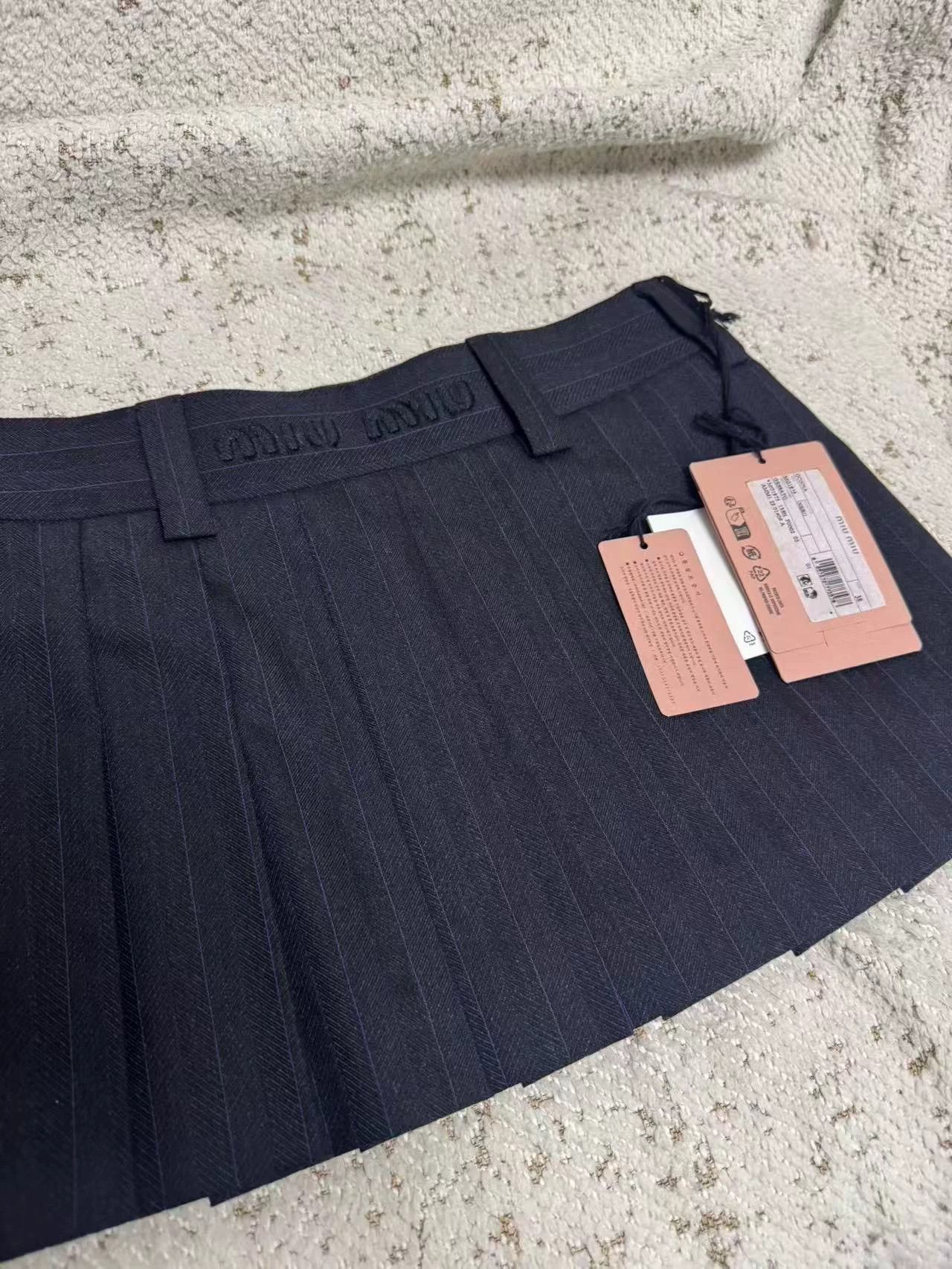 Miu Miu MIU MIU Wool Pleated Skirt NEW 38 Size 26" / US 2 / IT 38 - 2 Thumbnail