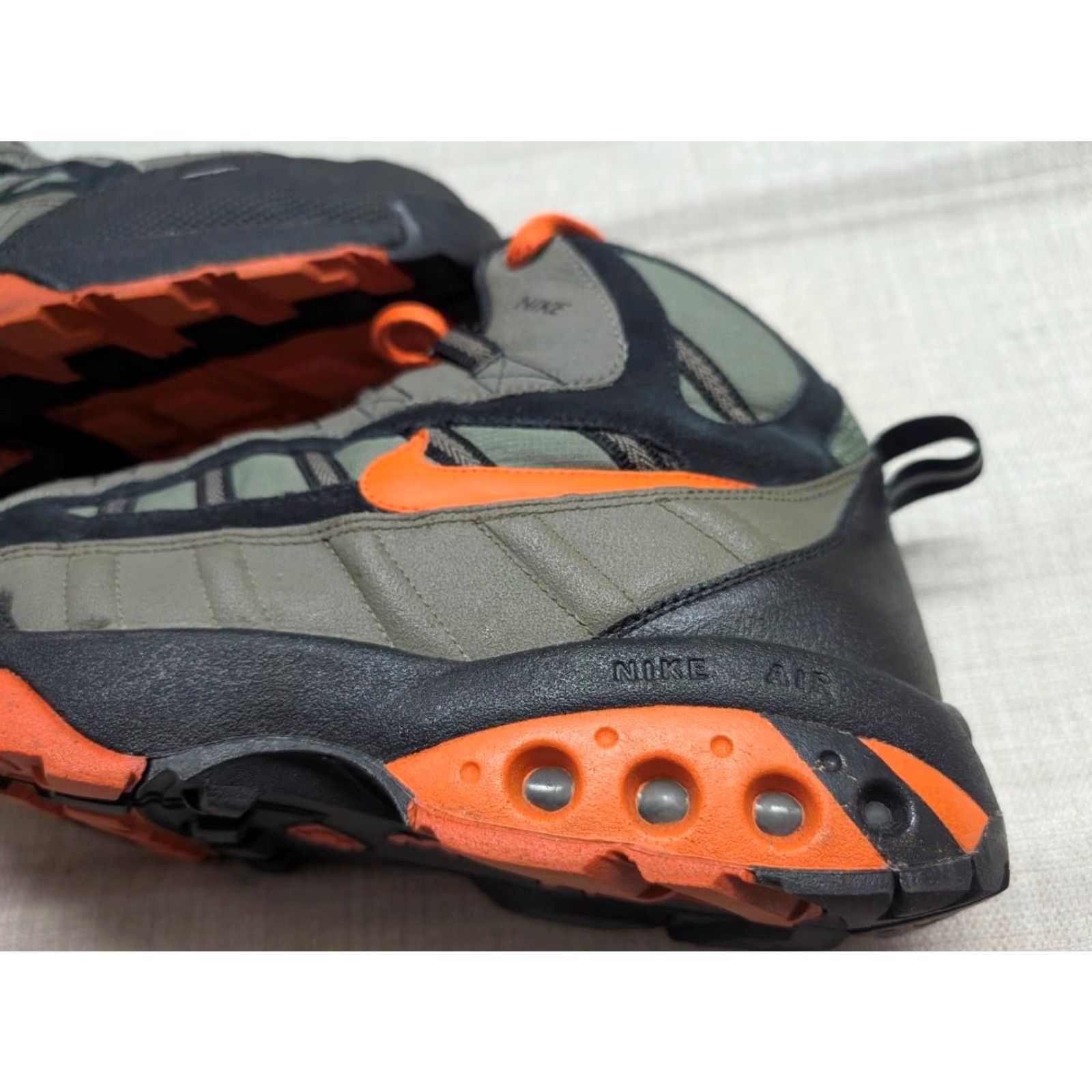 Nike VINTAGE NIKE ACG MENS SIZE 15 US ORANGE MAX AIR UMARA HIKE BOOT 414976-300 Size US 15 / EU 48 - 4 Thumbnail