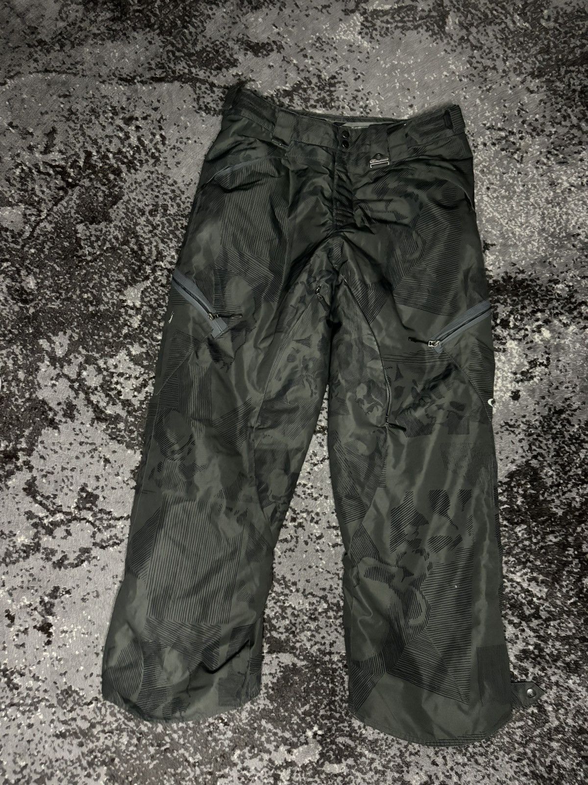 O0s Oakley Straight Camo Pants