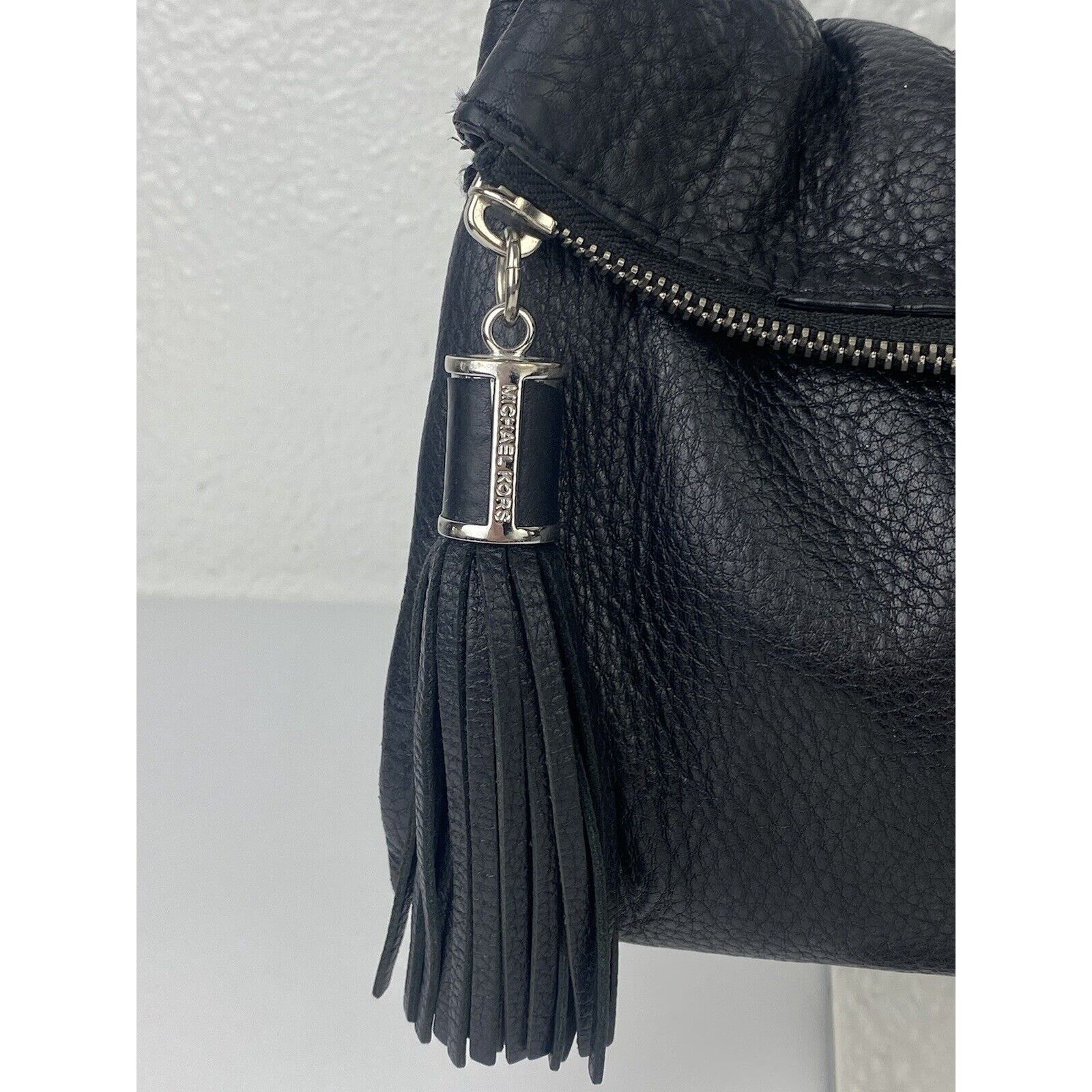 Michael Kors Michael Kors Weston Pebbled Black Leather Foldover purse Size ONE SIZE - 3 Thumbnail