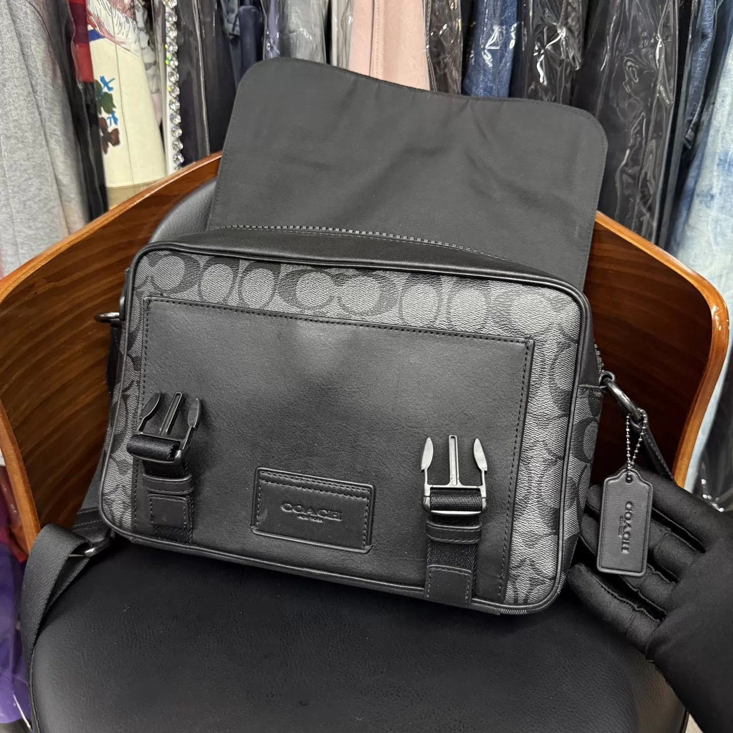 Coach CoachTrackBlackMonogramMessengerBag-GentlyUsed Size ONE SIZE - 5 Thumbnail