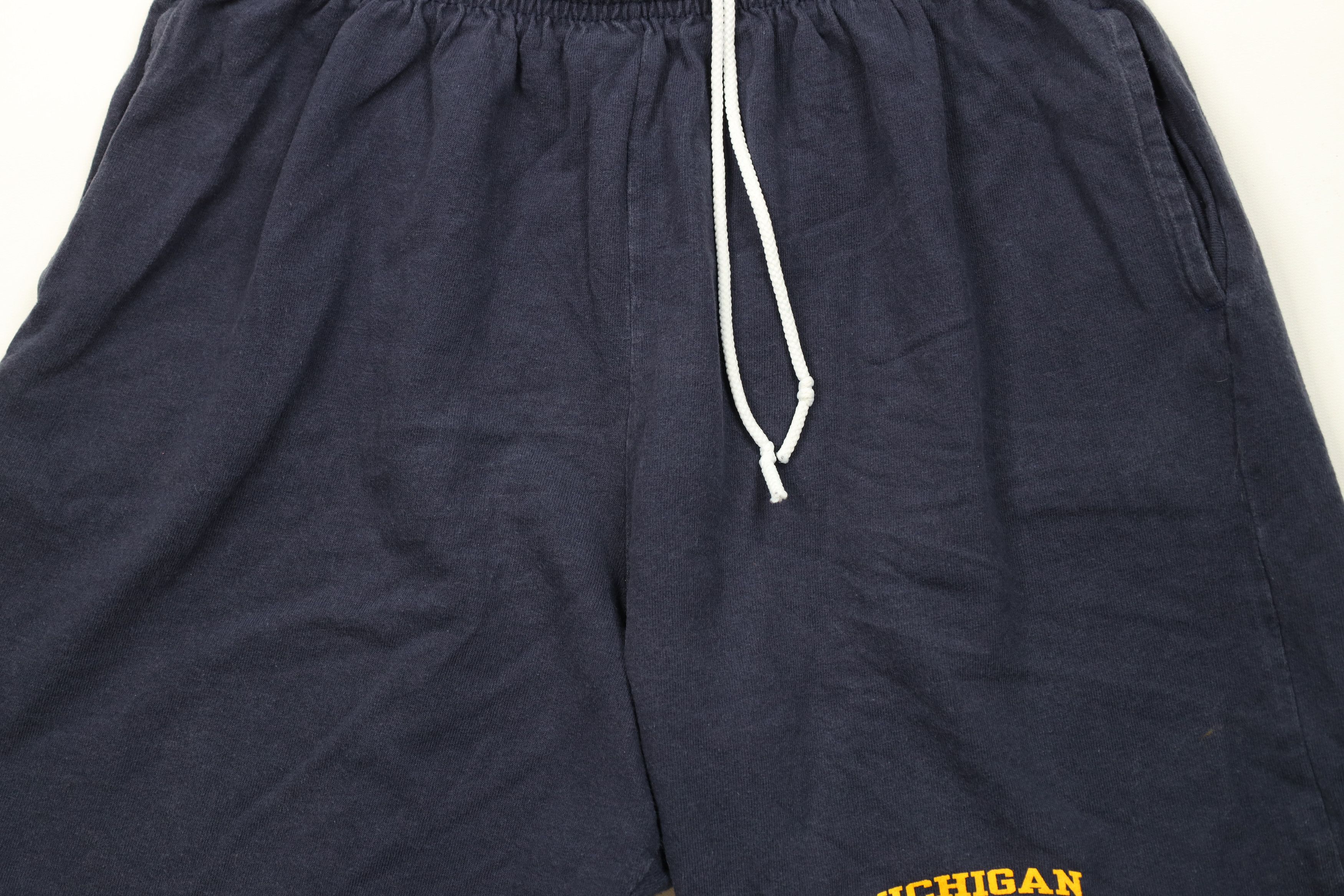 Vintage Vintage 90s University of Michigan Above Knee Shorts Blue Size US 36 / EU 52 - 3 Thumbnail
