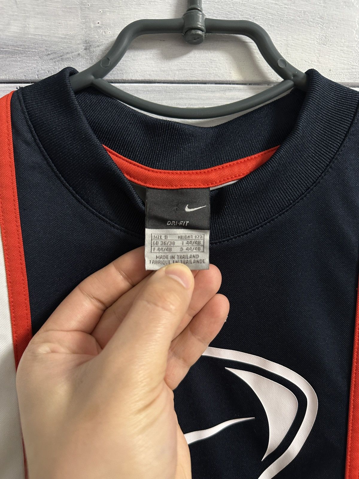 Nike Rare Vintage Tee Nike Big Swoosh Centr Logo Drill Y2K style. Size US S / EU 44-46 / 1 - 6 Thumbnail