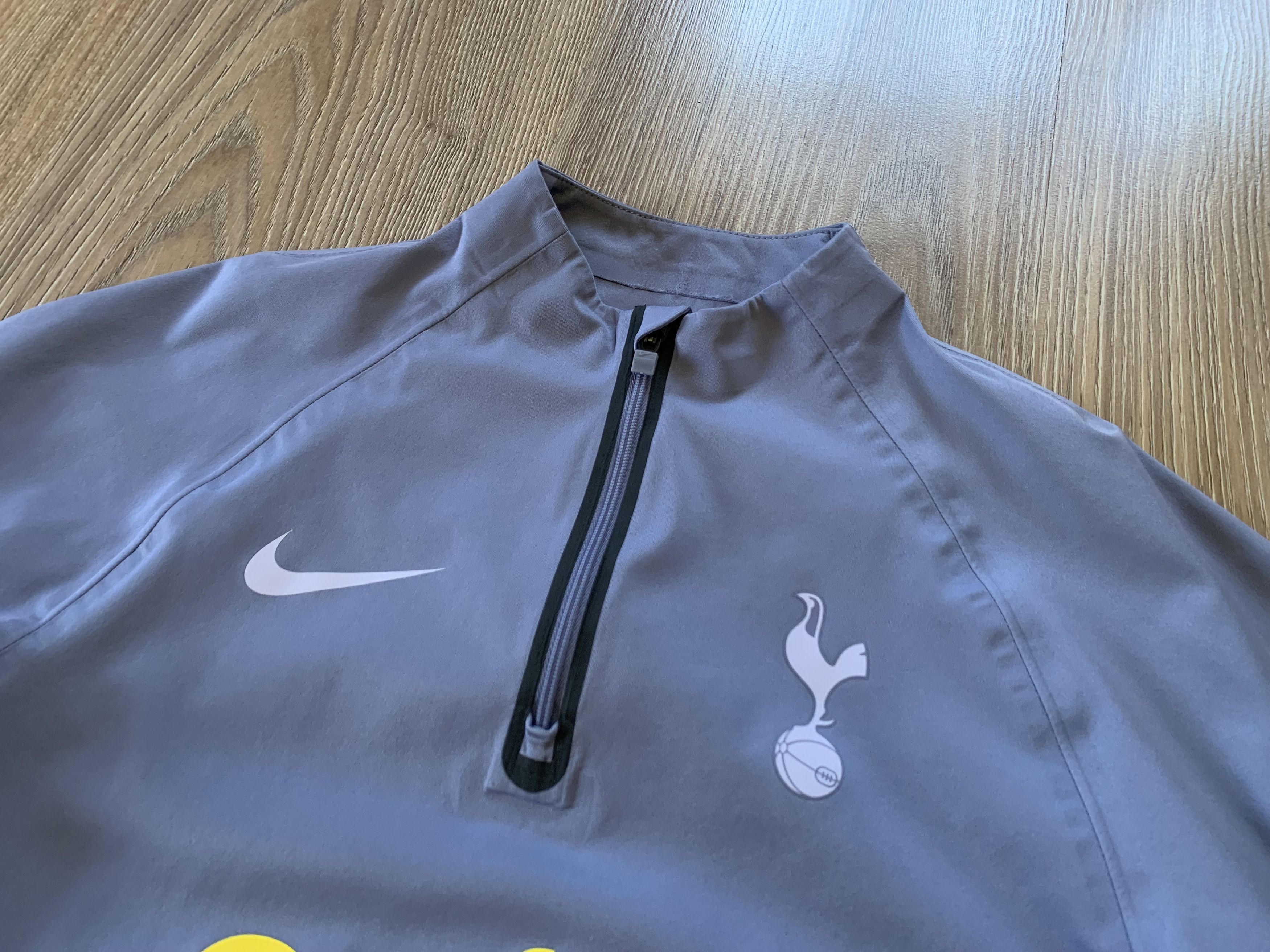 Nike Nike Kids Tottenham Strike Winter Warrior Training Rashguard Size US XXS / EU 40 - 4 Thumbnail