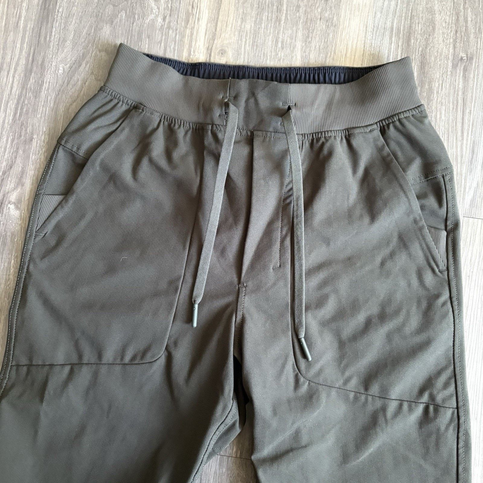Lululemon Lululemon Men’s ABC Jogger Size XS Green Olive Green Size US 26 / EU 42 - 2 Thumbnail