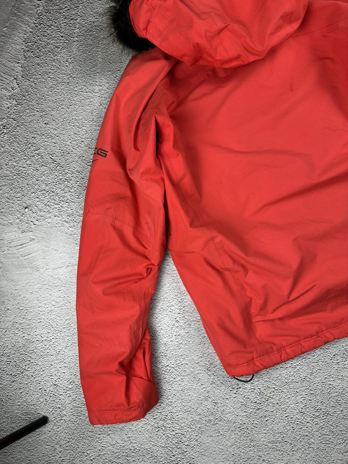 Nike ACG Vintage Nike ACG Jacket Gore-Tex Rain Coat Fur Fuzzy Outdoor Size US M / EU 48-50 / 2 - 20 Thumbnail