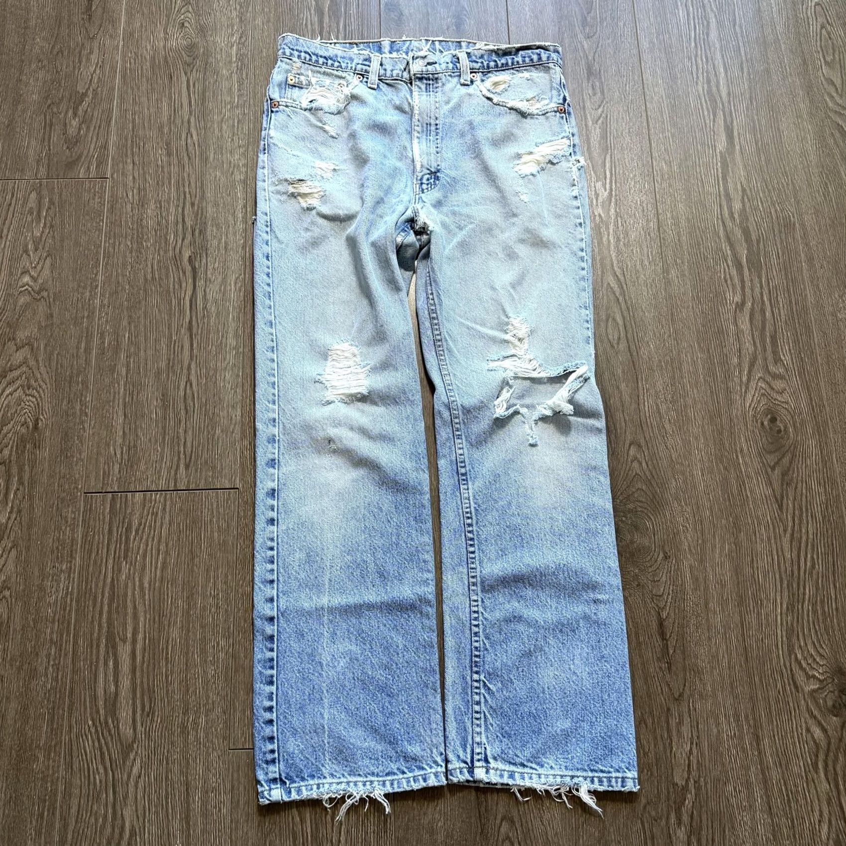 Levi's VINTAGE Levi's 517 Denim Jeans USA Bootcut Light Wash Distressed Thrashed 35x31 Size US 35 - 4 Thumbnail