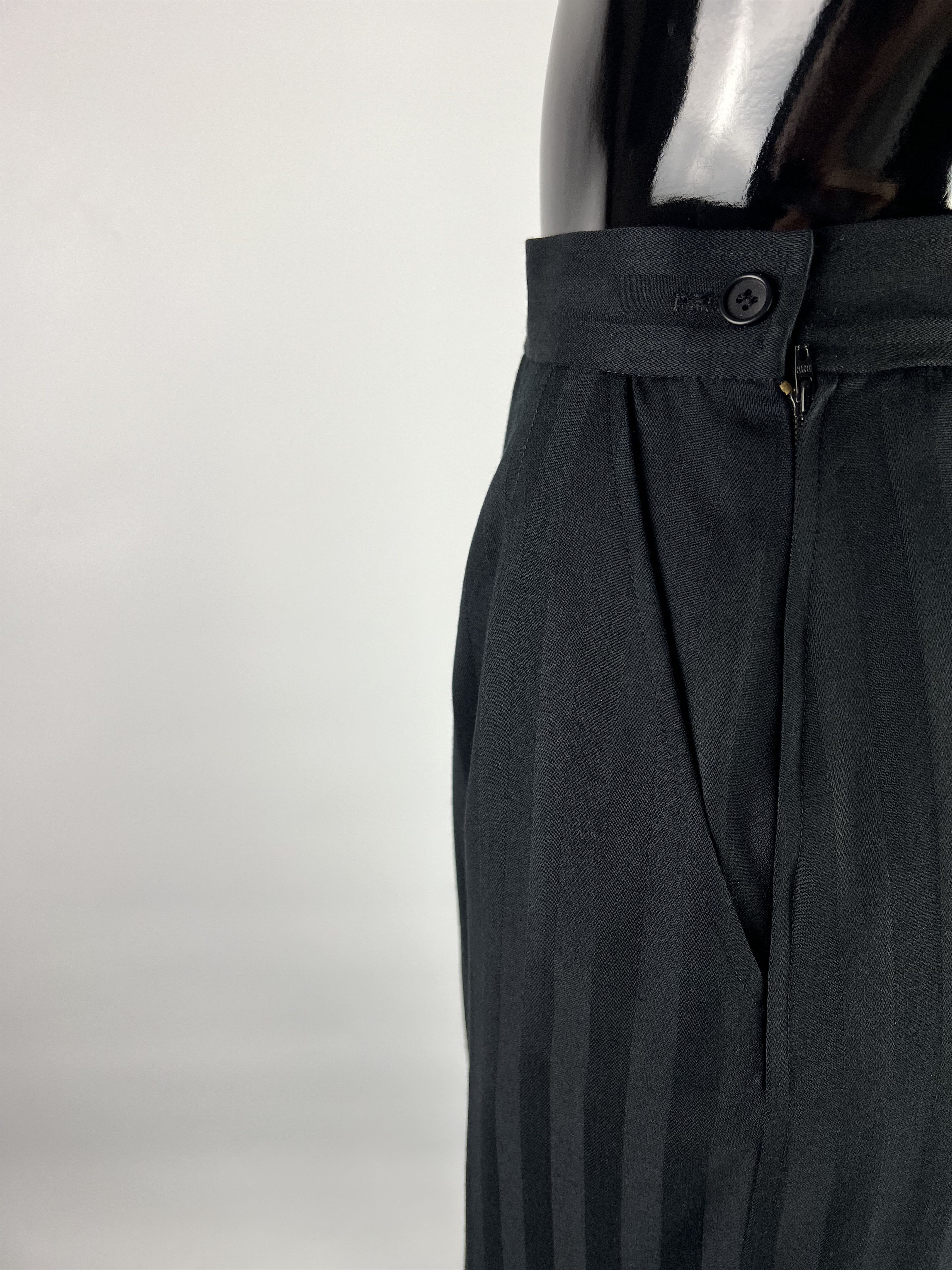 Yves Saint Laurent 90s Rare Vtg Yves Saint Laurent Variation Striped Wool Skirt Size 27" / US 4 / IT 40 - 7 Thumbnail