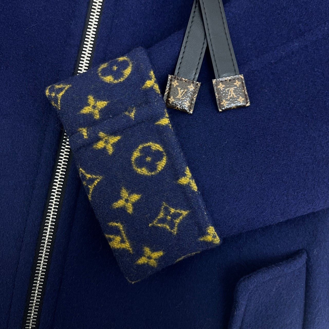 Louis Vuitton Louis Vuitton Wool hooded coat with classic logo on blue le Size US M / EU 48-50 / 2 - 8 Thumbnail