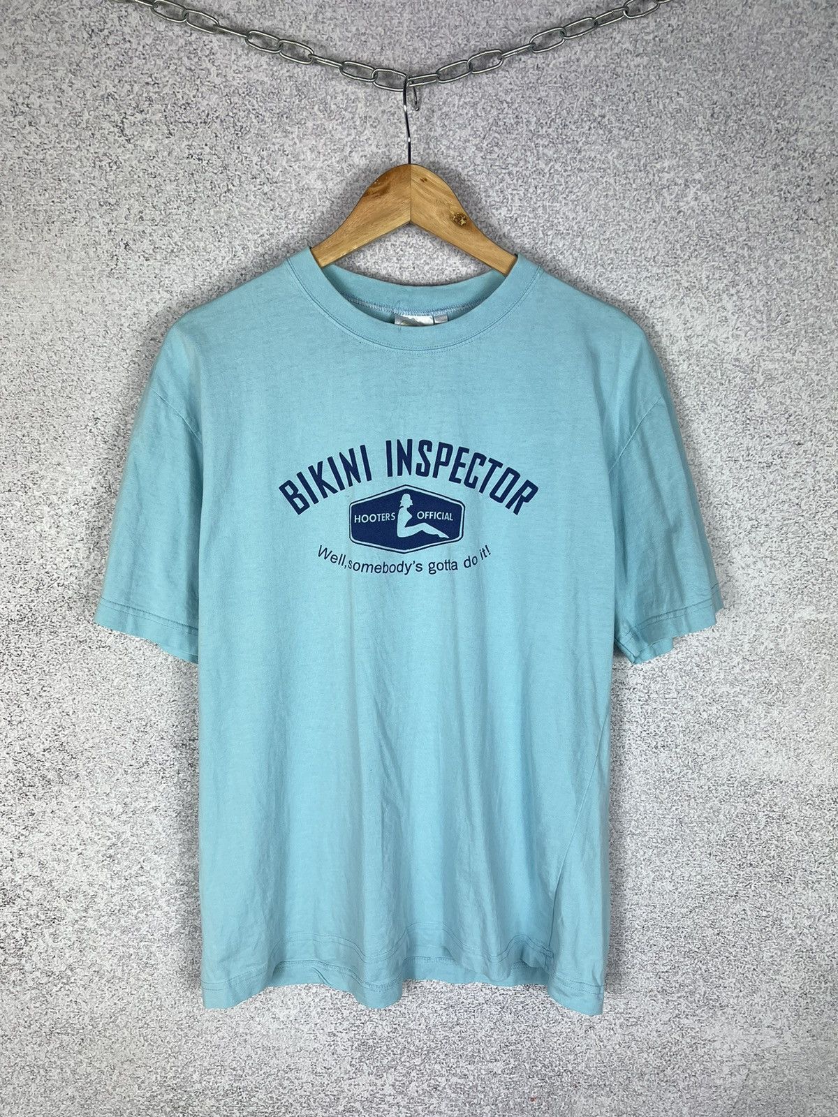 Vintage Vintage 90s Hooters Bikini Inspector Humor Tee Size US M / EU 48-50 / 2 - 1 Thumbnail