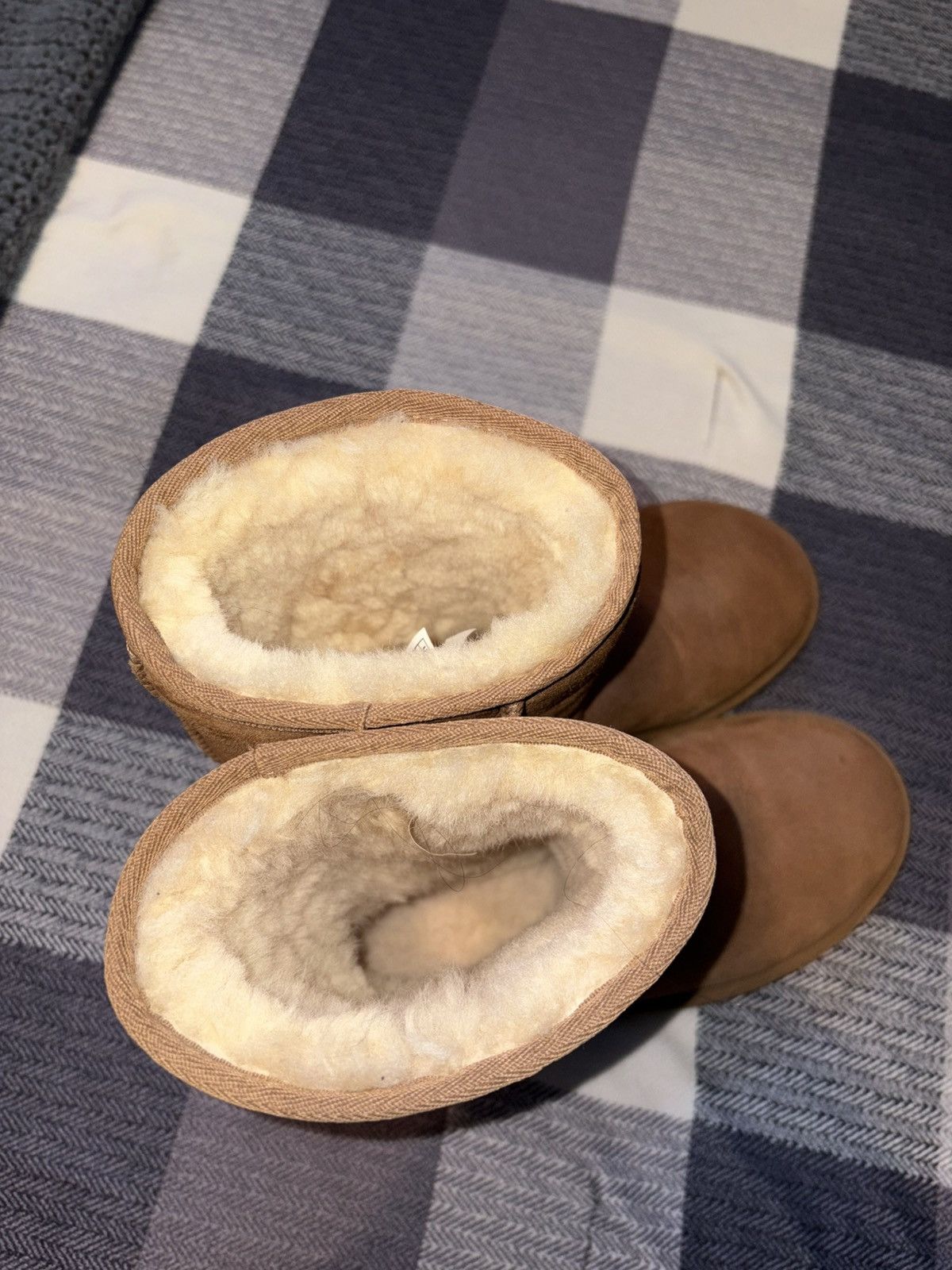 Ugg Womens Classic Short Size US 7 / IT 37 - 5 Thumbnail