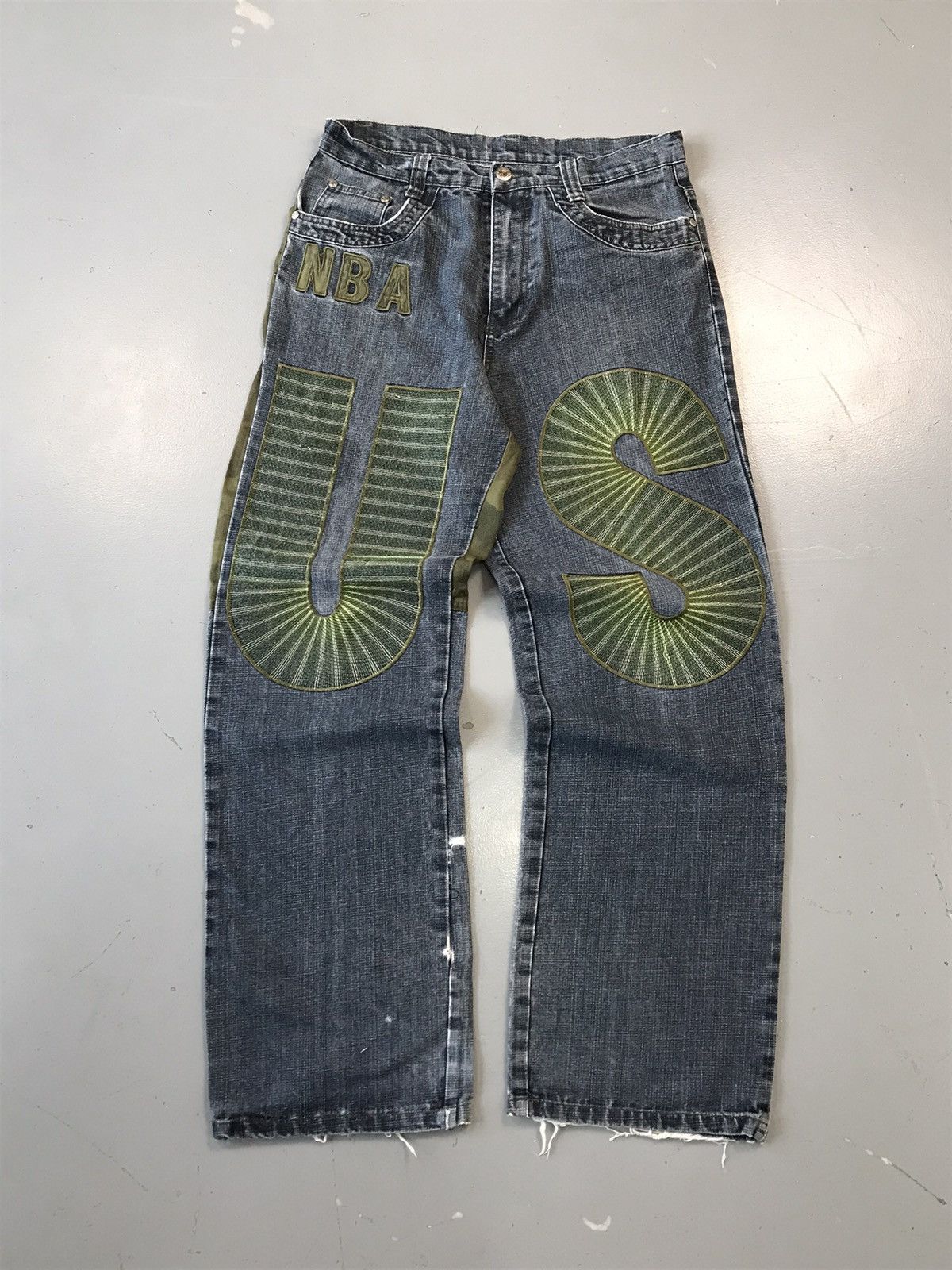 NBA × Vintage Vintage NBA SpellOut embroidered denim Size US 32 / EU 48 - 1 Thumbnail