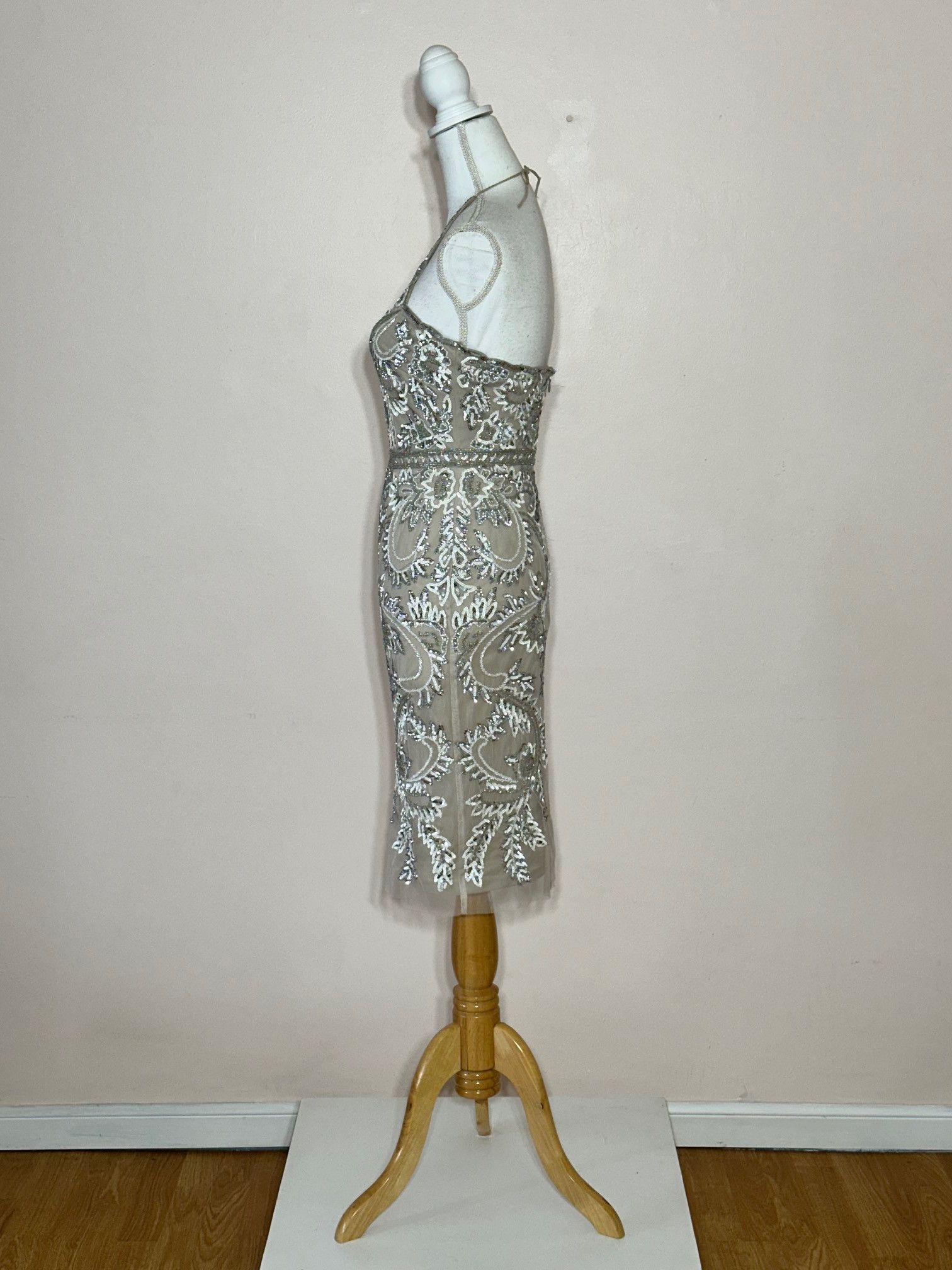 Adrianna Papell Beige Net with Silver Sequin and Beaded tie back dress Size XS / US 0-2 / IT 36-38 - 6 Thumbnail