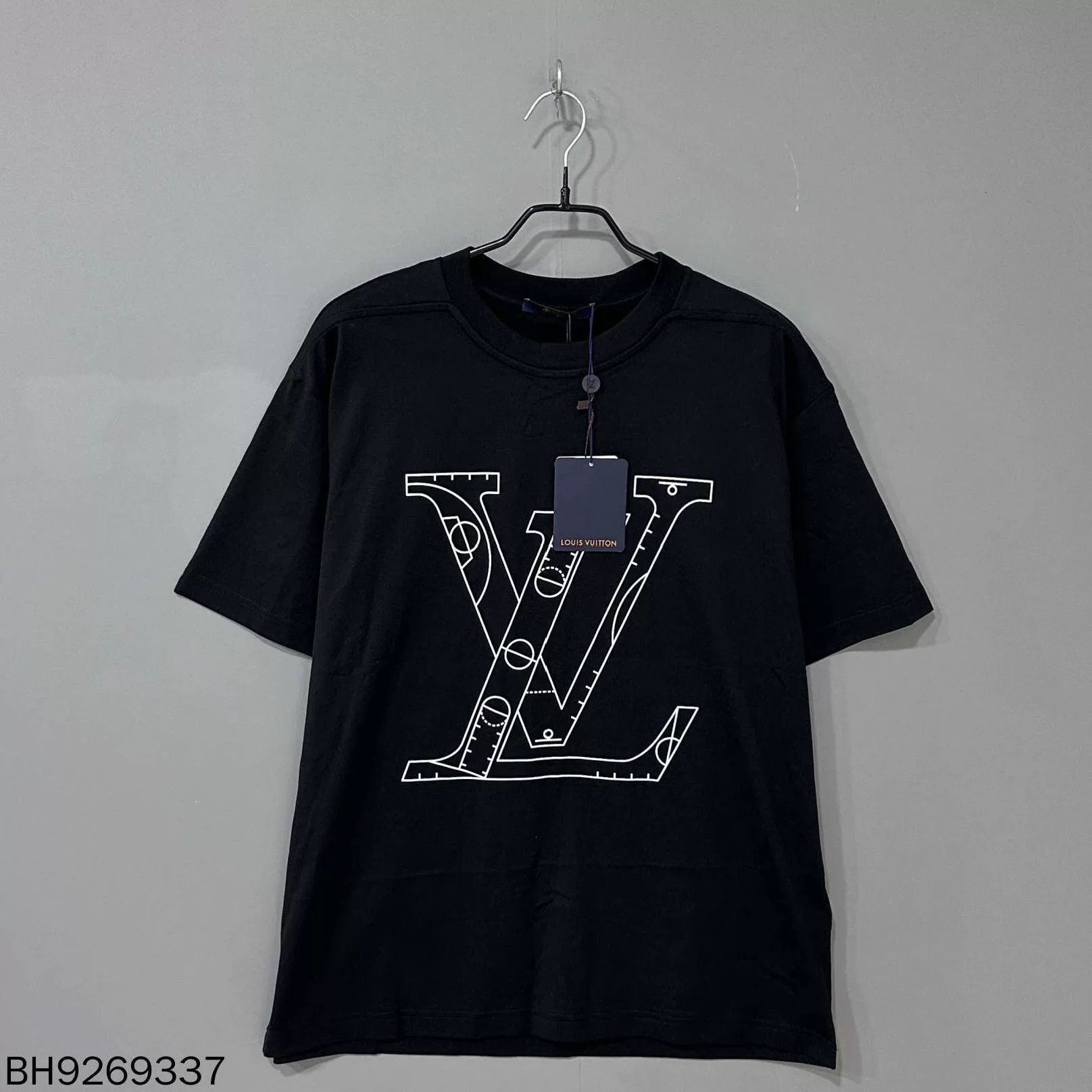 Louis Vuitton Louis Vuitton NBA Logo Short Sleeve Size US L / EU 52-54 / 3 - 1 Thumbnail