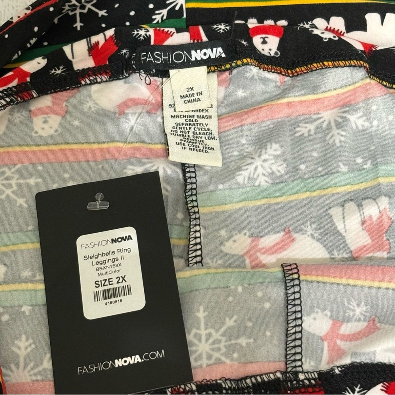 Other Fashion Nova Black Snowflake and Polar Bear Leggings Size 2X Size 27" / US 4 / IT 40 - 10 Thumbnail