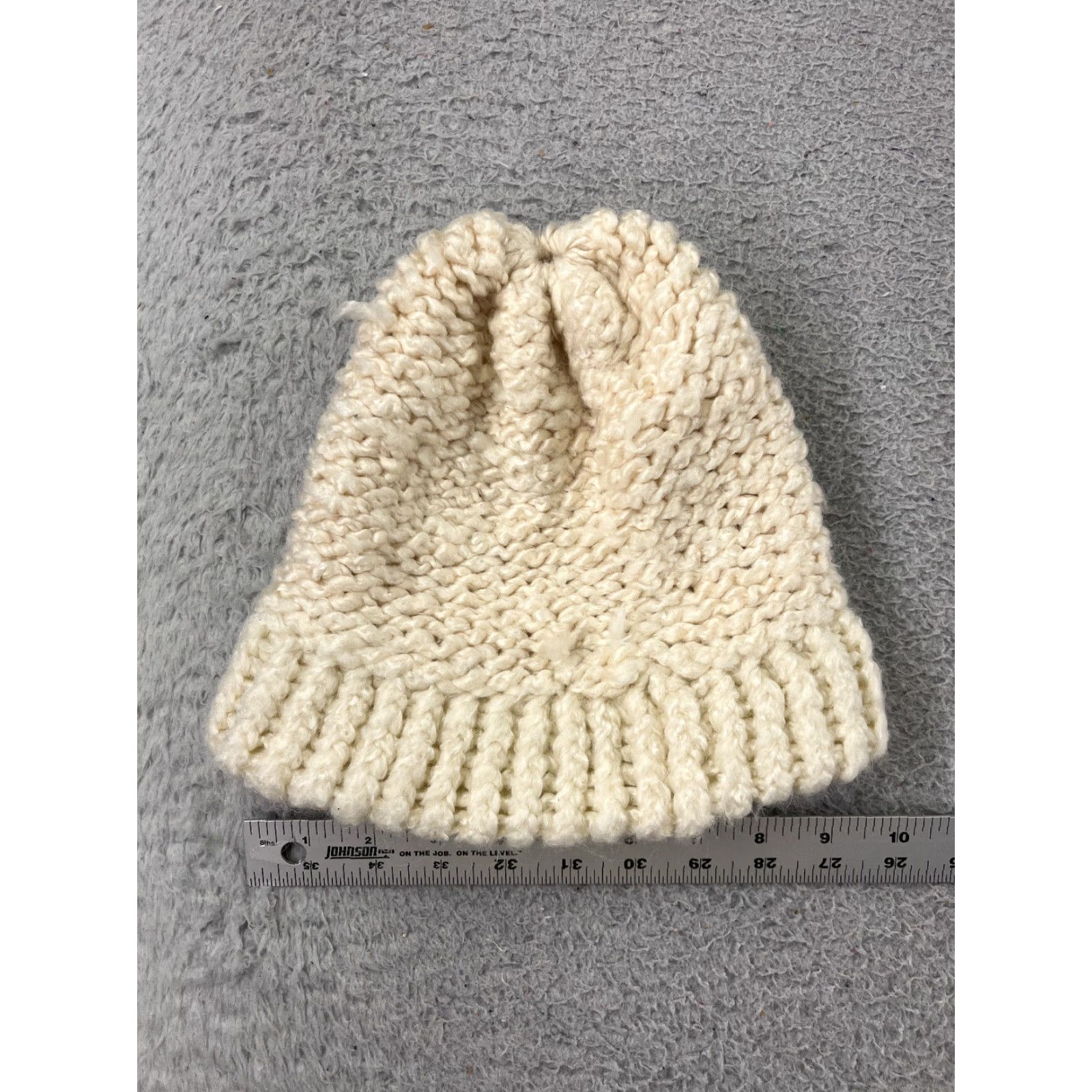 Vintage Womens Beanie Hat/Cap One Size Ivory Knit Ribbed Acrylic Blend Winter Snow Ski (Beanie/Toque) Womens Winter Ski Theme Size ONE SIZE - 4 Thumbnail