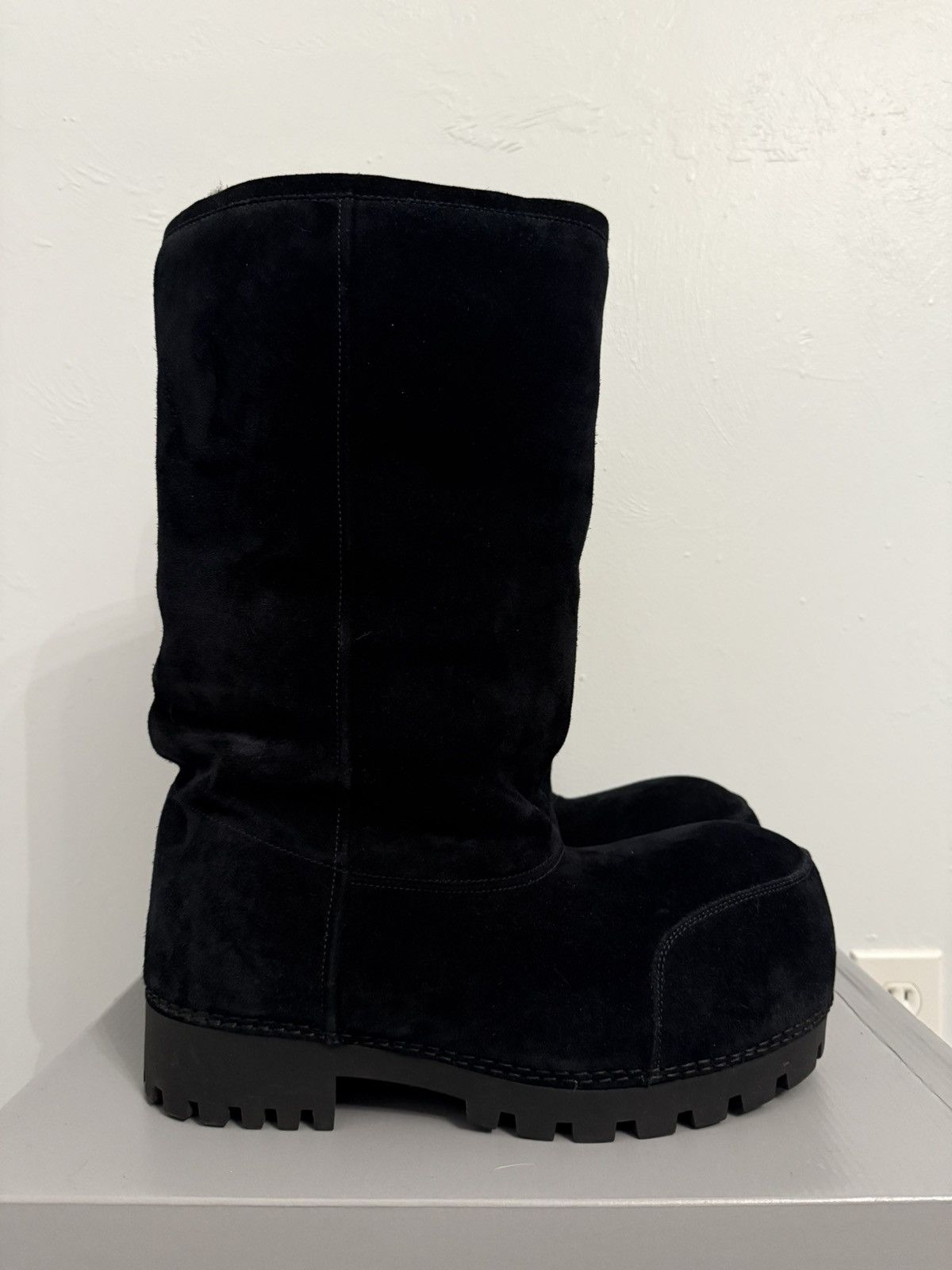 Balenciaga Balenciaga Alaska Fur High Boots Fall24’ Size US 9 / EU 42 - 1 Thumbnail