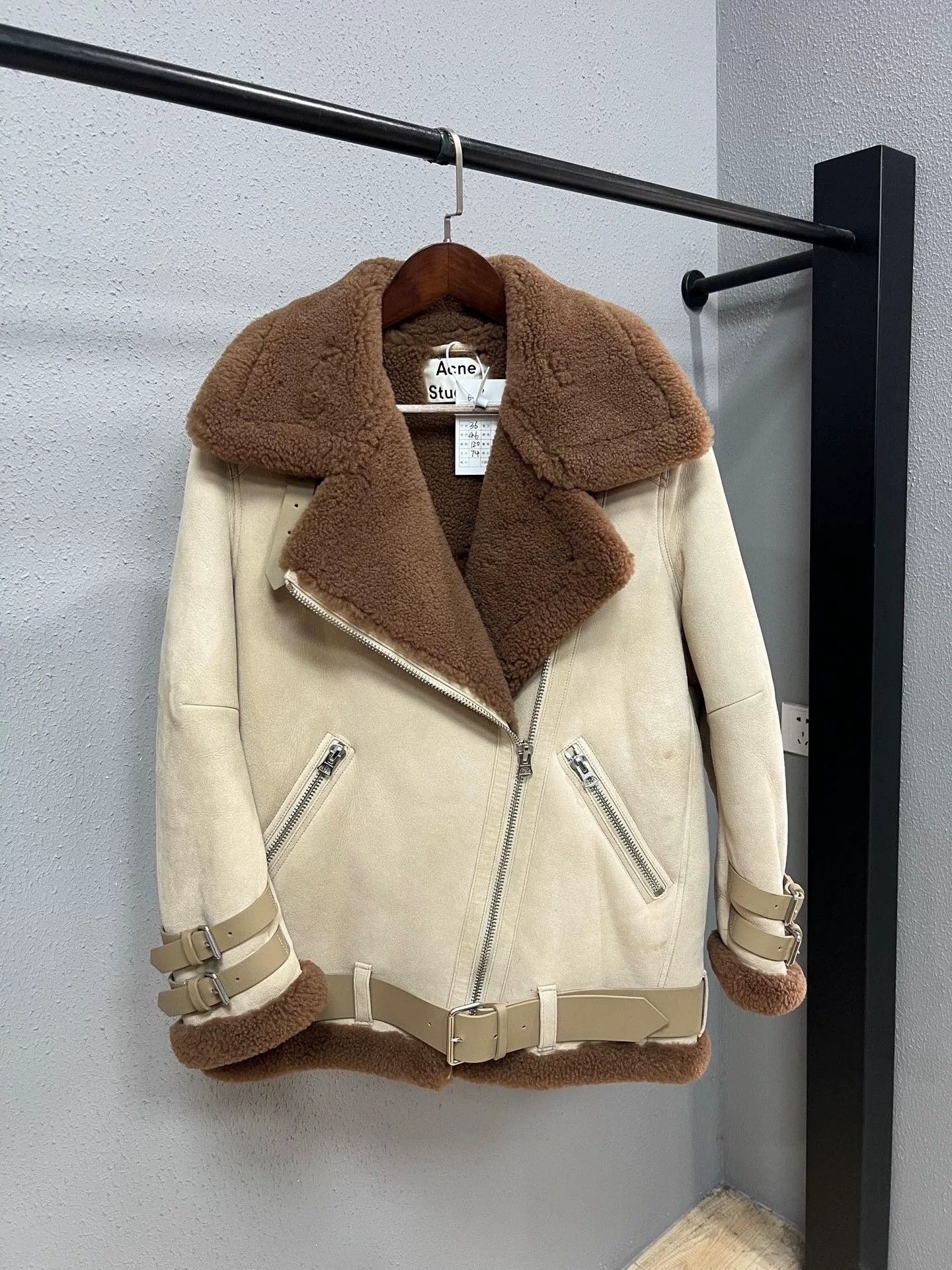 Acne Studios Acne Studios Beige Teddy Fur Coat Size US M / EU 48-50 / 2 - 1 Thumbnail