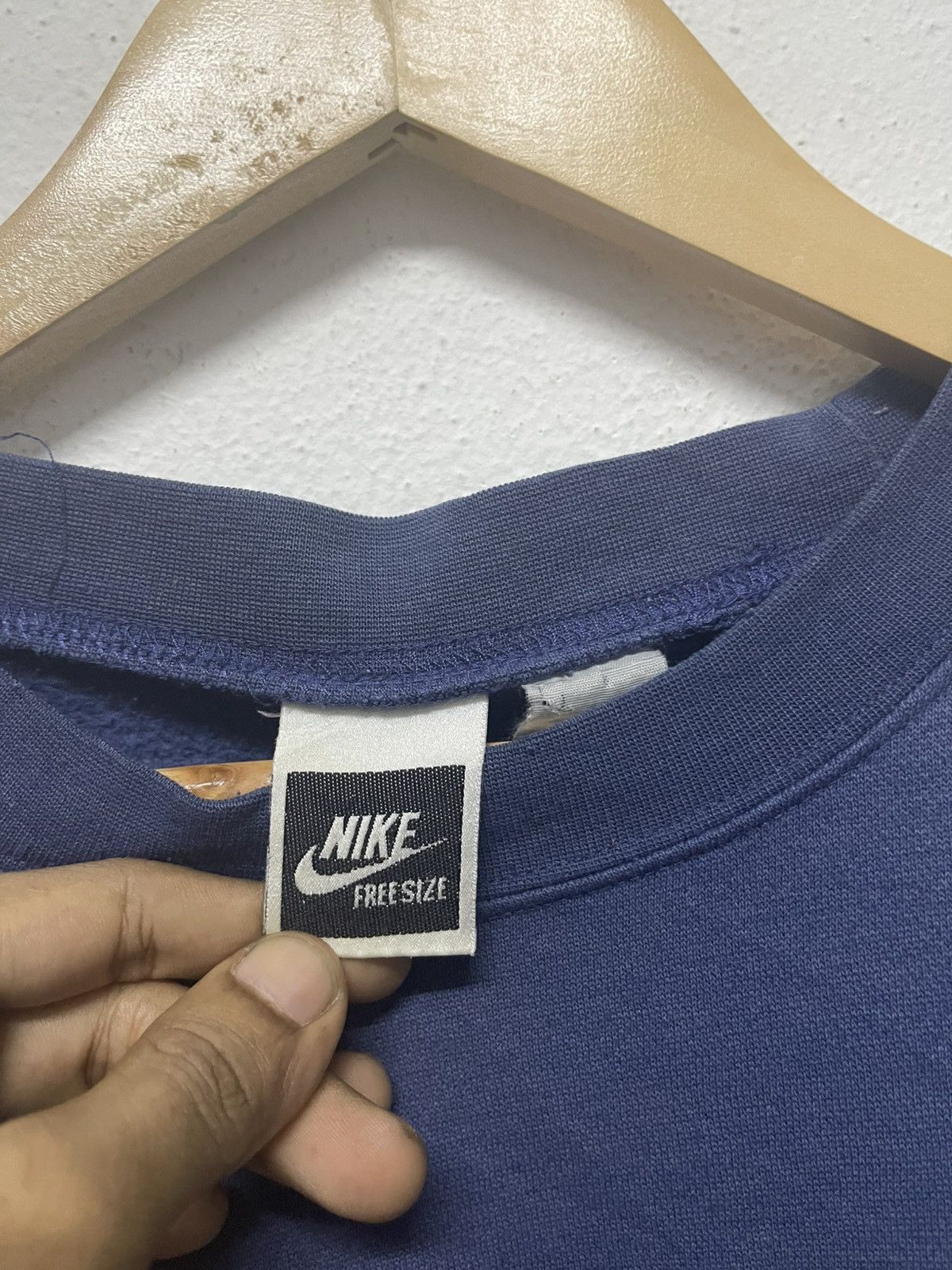 Jordan Brand × Nike × Vintage 90s NIKE AIR JORDAN EMBROIDERED LOGO CREWNECK NICELY FADED Size US L / EU 52-54 / 3 - 11 Thumbnail