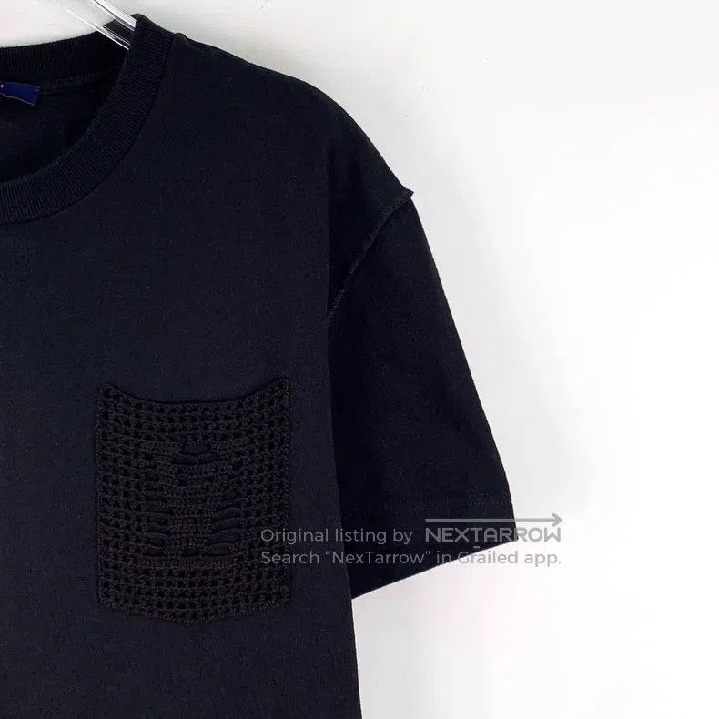 Louis Vuitton Louis Vuitton 22 black pocket logo embroidered cotton crew Size US S / EU 44-46 / 1 - 3 Thumbnail