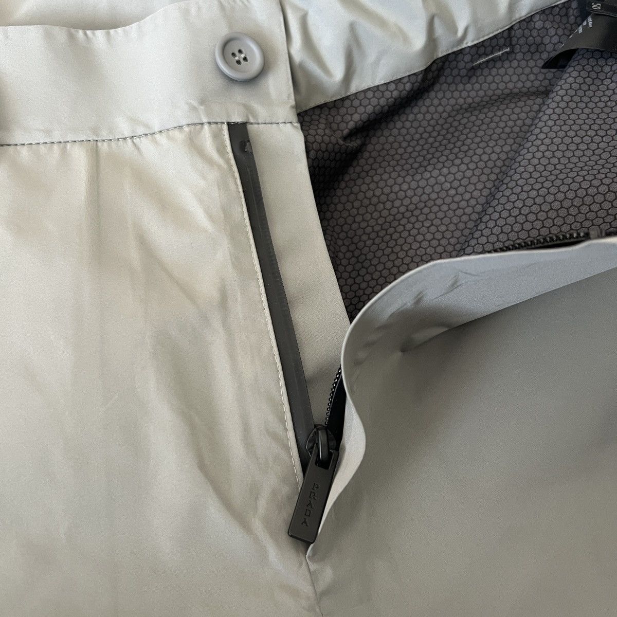 Prada 🔥🔥 Prada Luna Rossa Extreme-Tex Nylon Pants Size US 34 / EU 50 - 9 Thumbnail