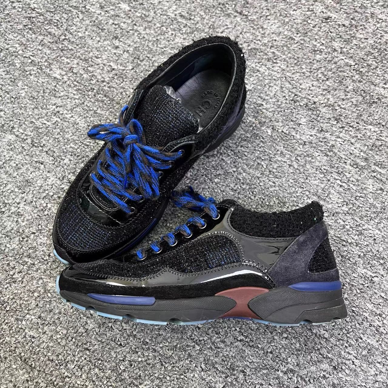 Chanel Chanel Black & Blue Wool Tweed Sneakers K12 Size US 6 / IT 36 - 1 Thumbnail