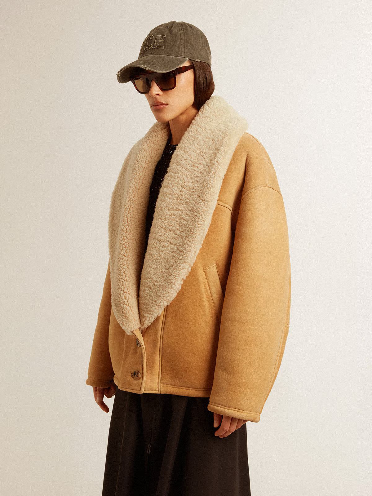 Golden Goose o1s22i1n1224 Shearling Jacket in Beige Size M / US 6-8 / IT 42-44 - 3 Thumbnail