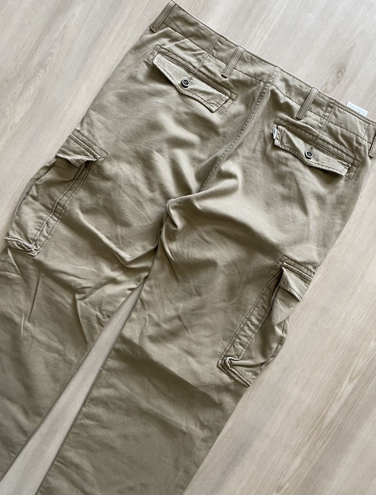 Levi's × Vintage Vintage Y2K Levis Cargo Khaki Pants Flap Pockets Sz 33x32 Size US 35 - 2 Thumbnail
