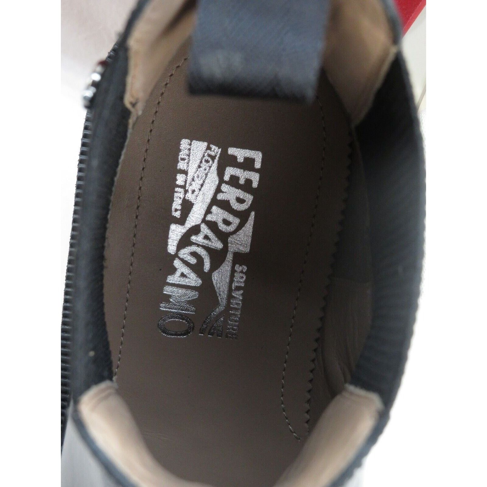 Salvatore Ferragamo IAGO BLACK LEATHER GANCINI PULL CHELSEA ANKLE BOOTS 11 E Size US 11 / EU 44 - 11 Thumbnail