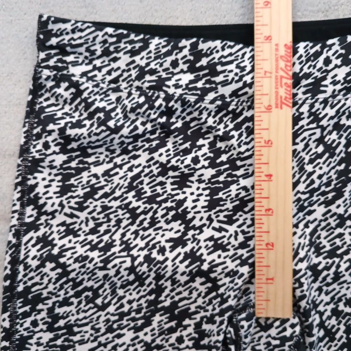 Nike Nike Dri-Fit Leggings Womens Small Black Geometric Pull On Crop 26x21.5 Mid Rise Size 32" / US 10 / IT 46 - 4 Thumbnail