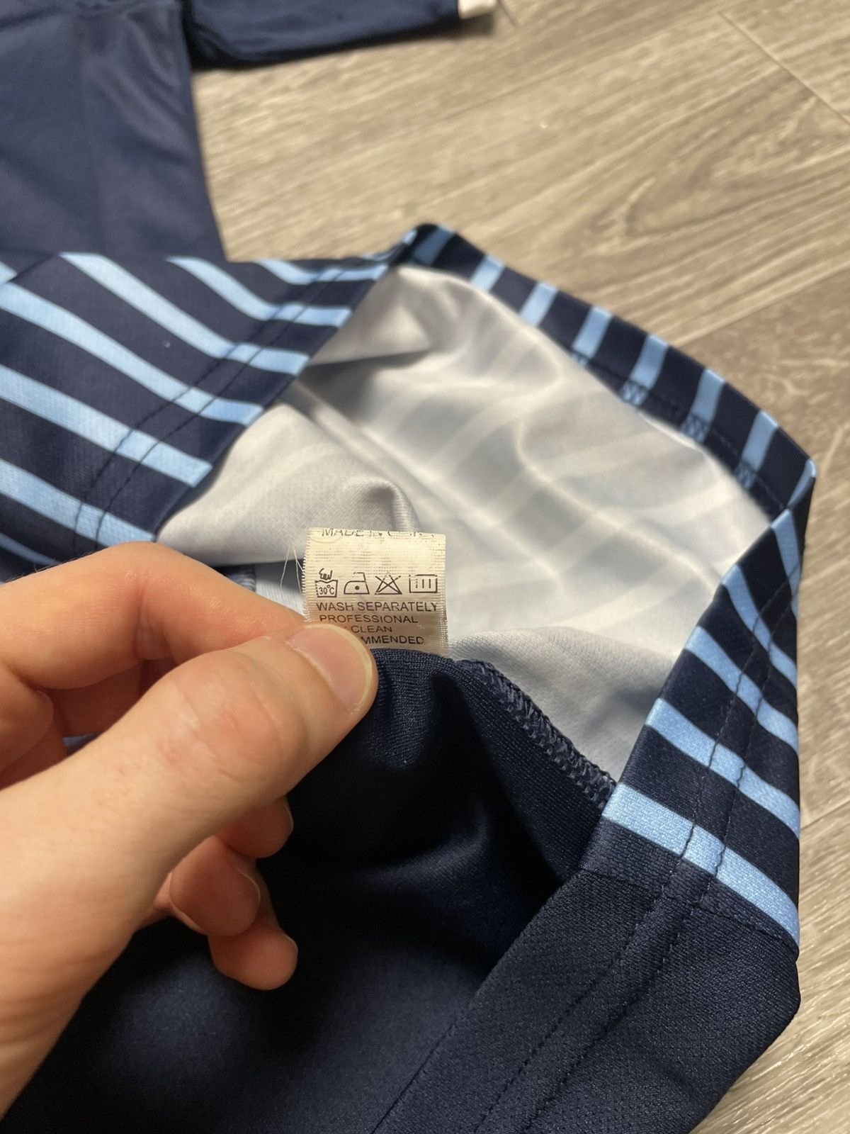 Hummel HUMMEL 2019-20 GLASGOW RANGERS SHIRT SOCCER JERSEY Size US M / EU 48-50 / 2 - 11 Thumbnail