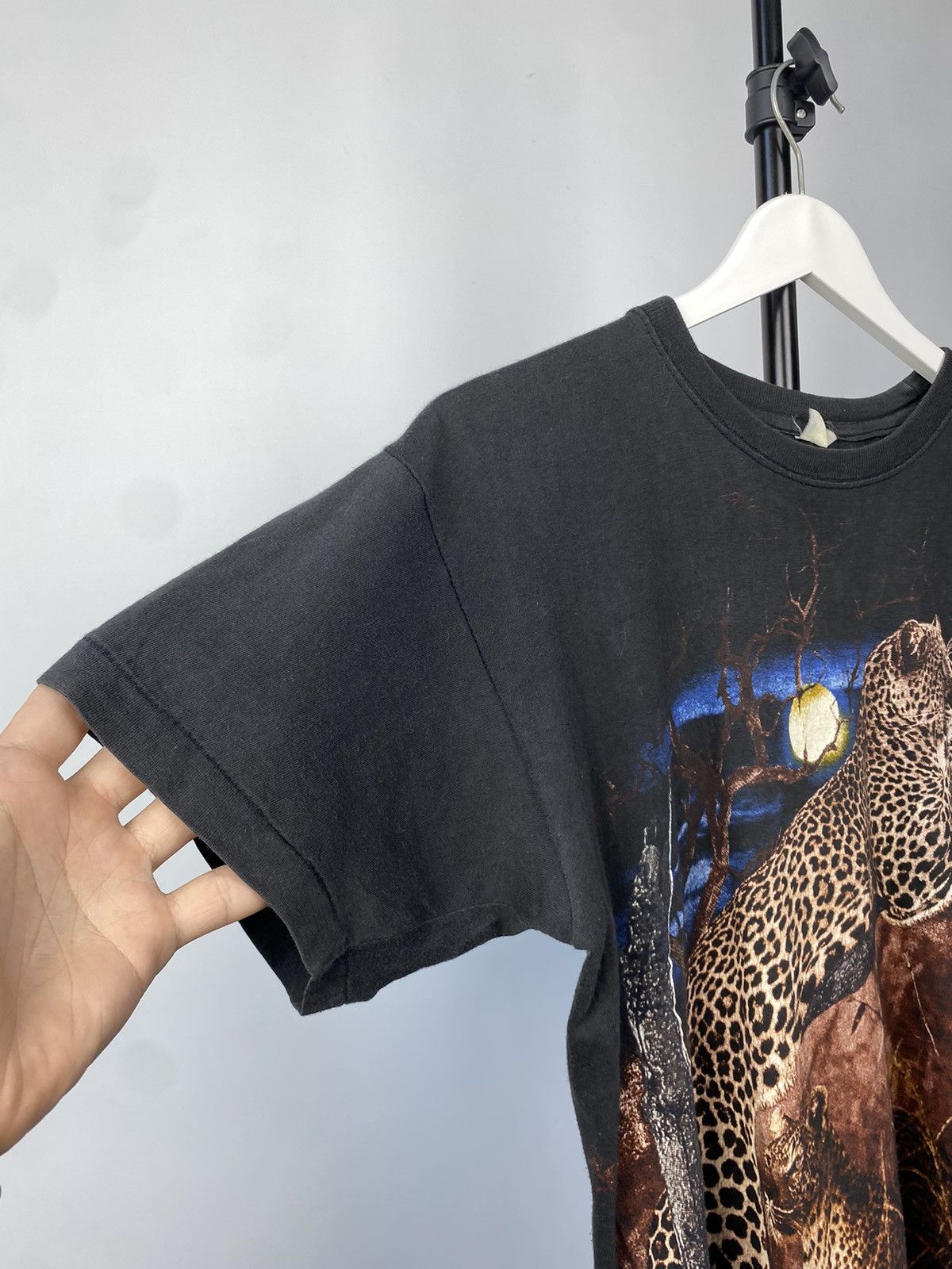 Vintage Vintage 80s Faded 3D print Leopard Nature Animal tee shirt Size US S / EU 44-46 / 1 - 5 Thumbnail