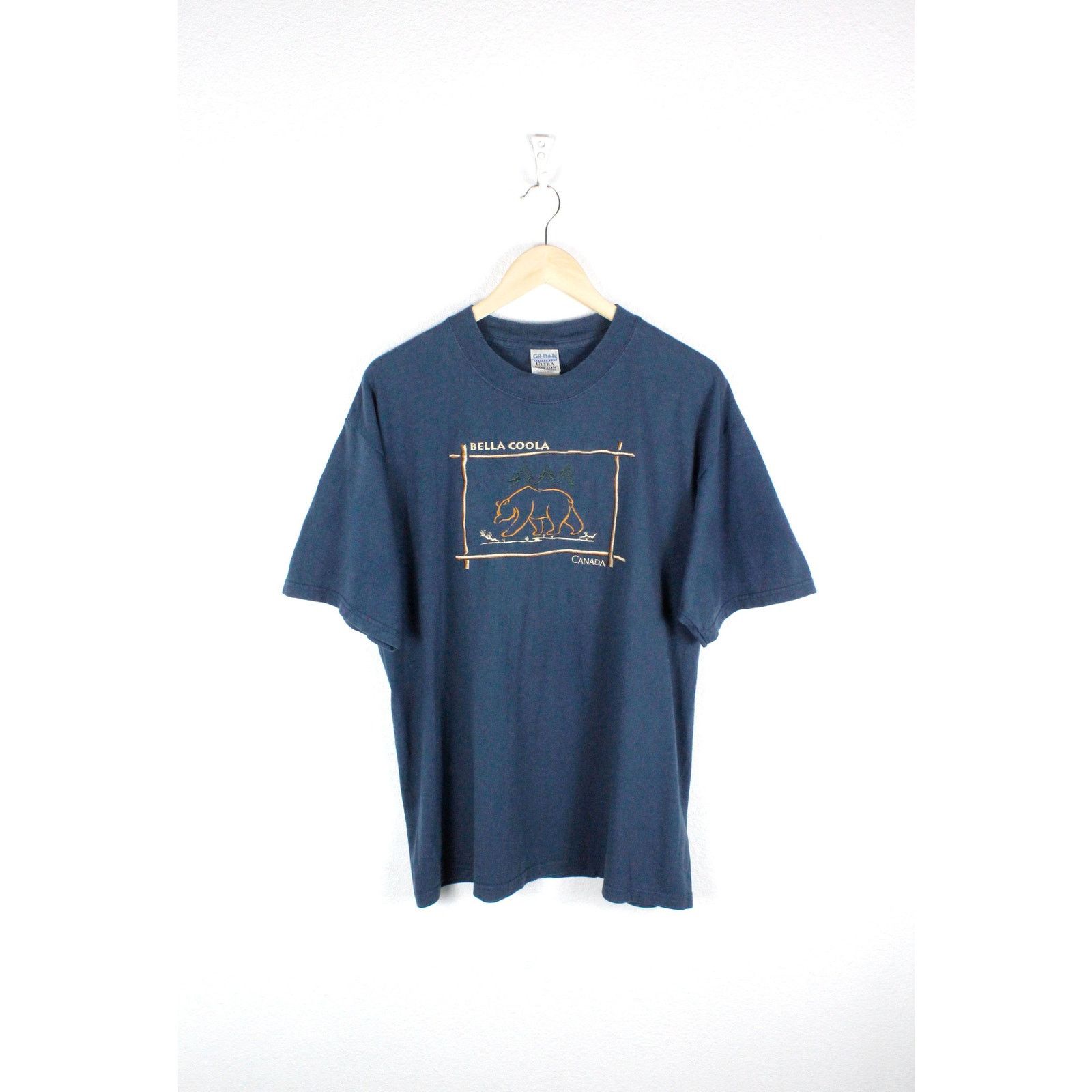 Vintage Vintage Canada Bella Coola Bear Embroidered Picture Tee 90s Size US L / EU 52-54 / 3 - 1 Thumbnail