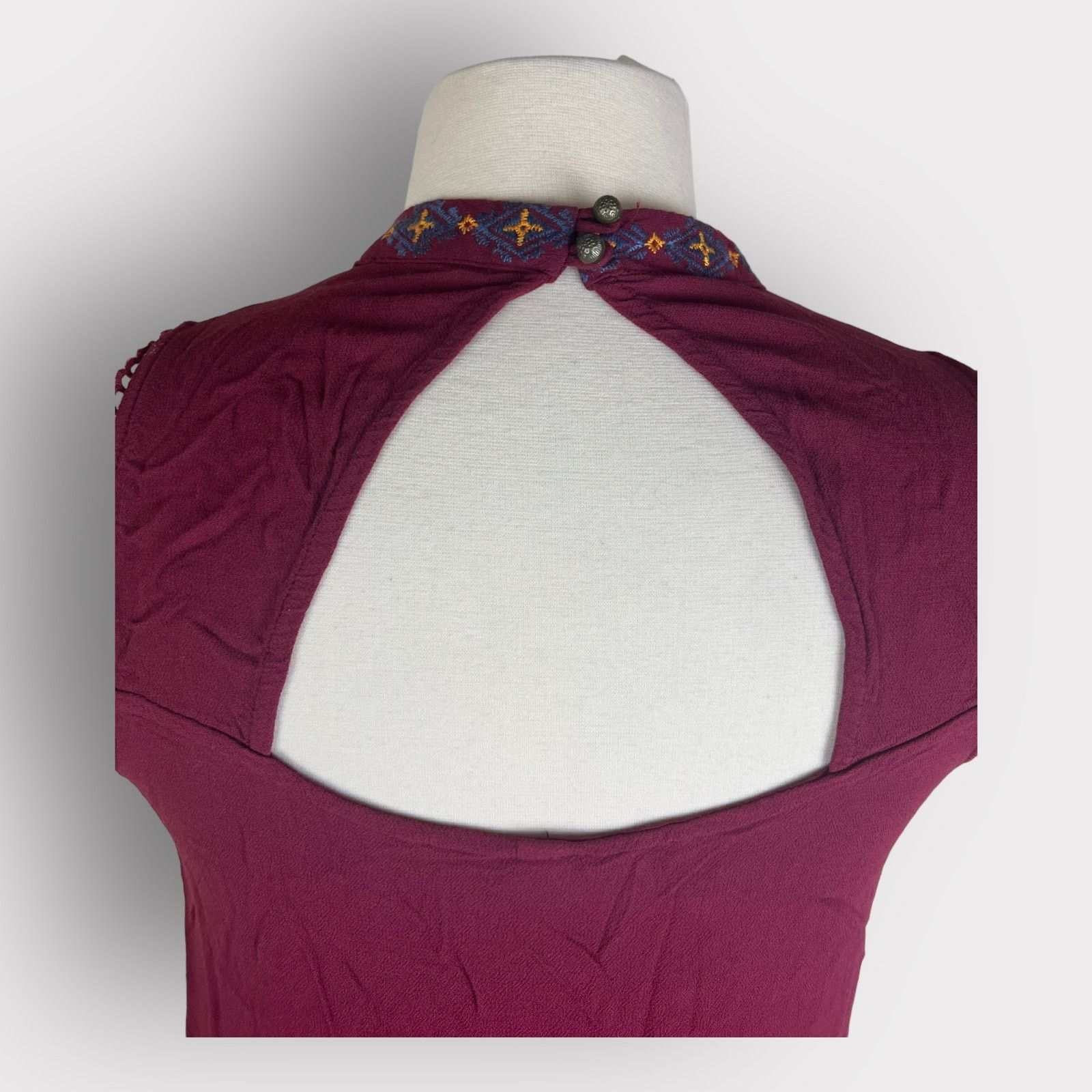 Target Basics XHILARATION | Embroidered Floral Maroon Drop Hem Dress Size S / US 4 / IT 40 - 7 Thumbnail