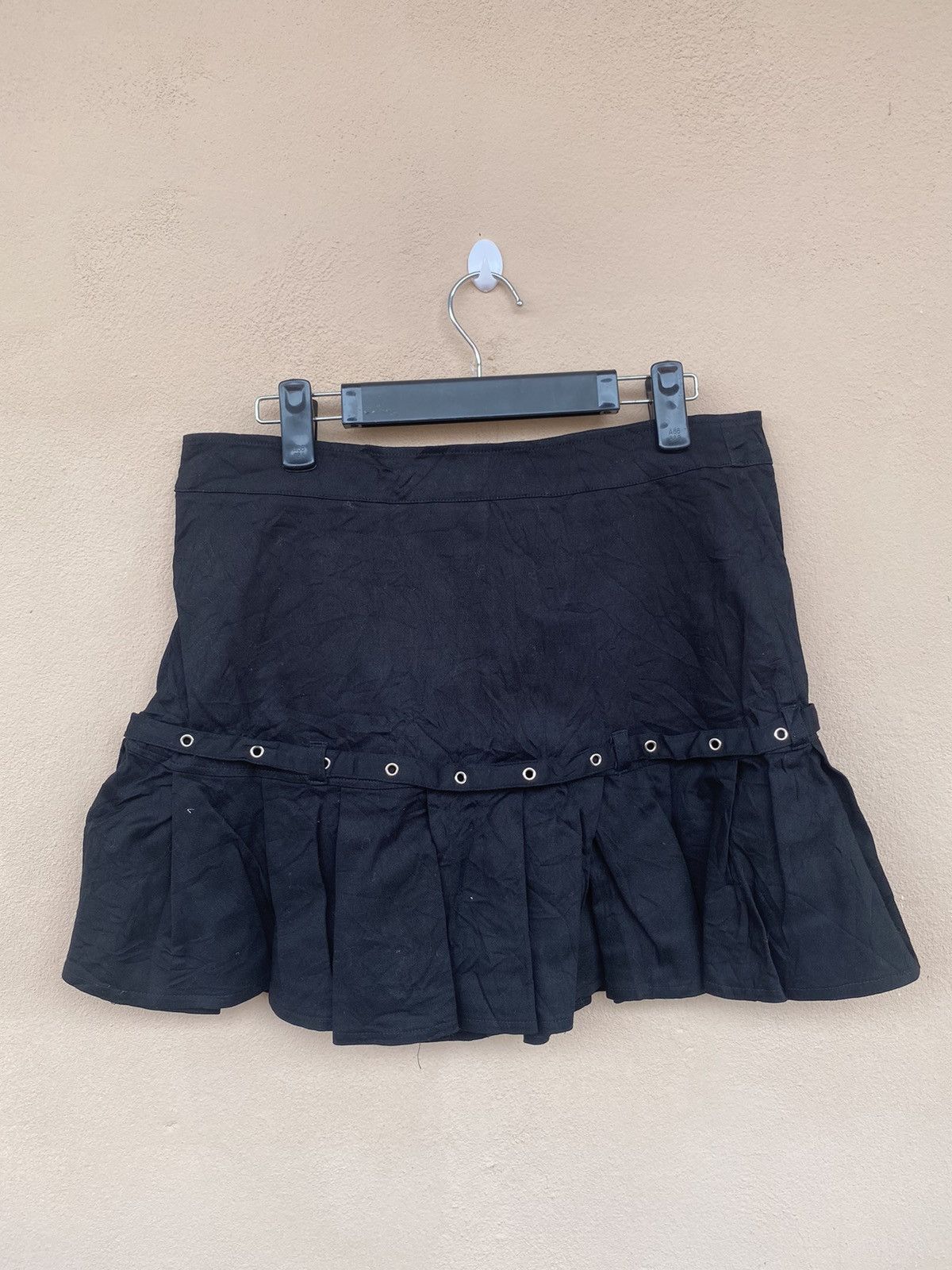 Japanese Brand Bodyline Punk pleated mini skirt ➕🧛🏻‍♀️ Size 25" / US 0 / IT 36 - 4 Thumbnail
