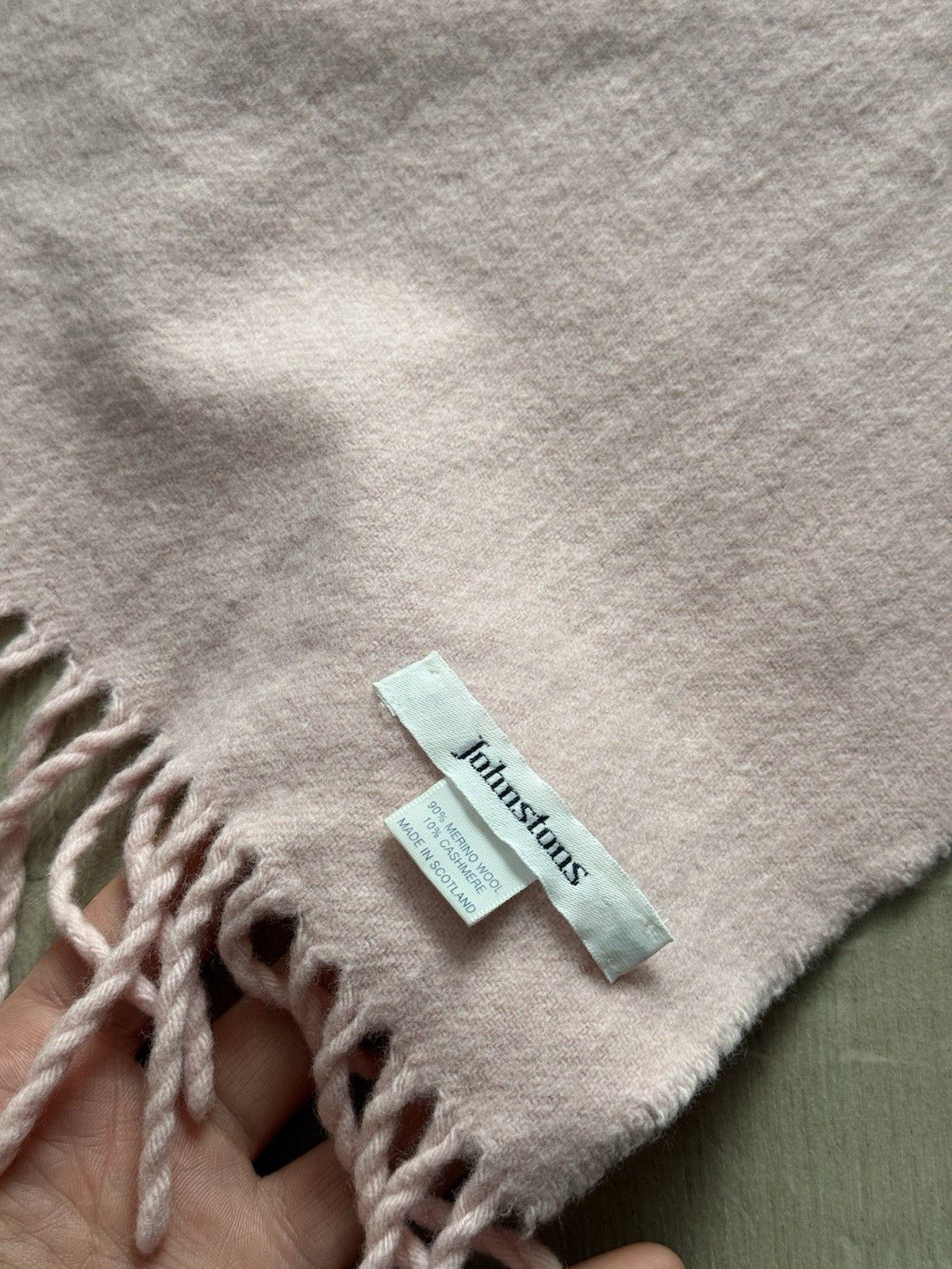 Johnstons Of Elgin Johnstons of Elgin Scotland Merino Cashmere Scarf Warm Cozy Size ONE SIZE - 5 Thumbnail